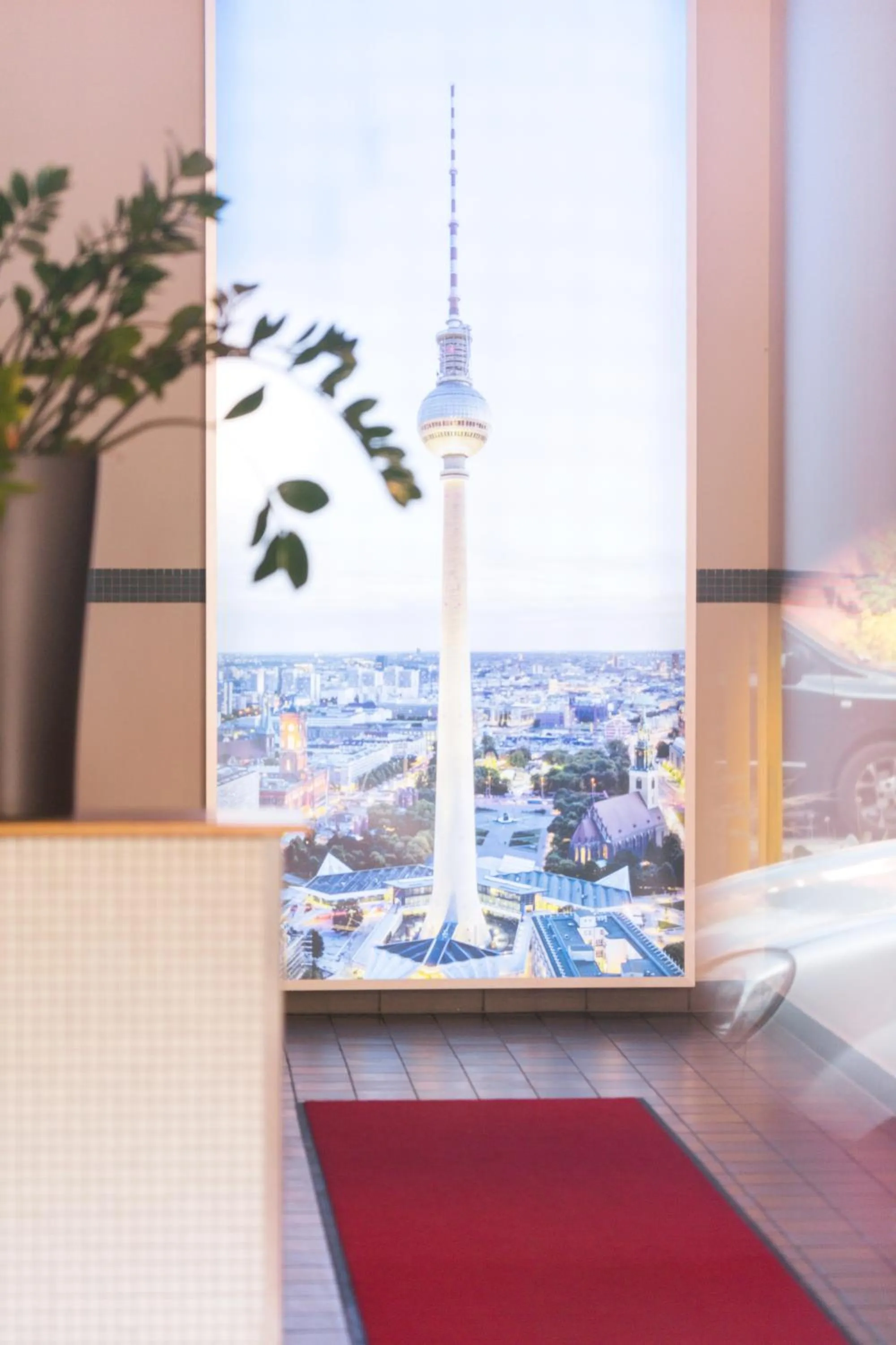 Facade/entrance in H24 Hoteltow