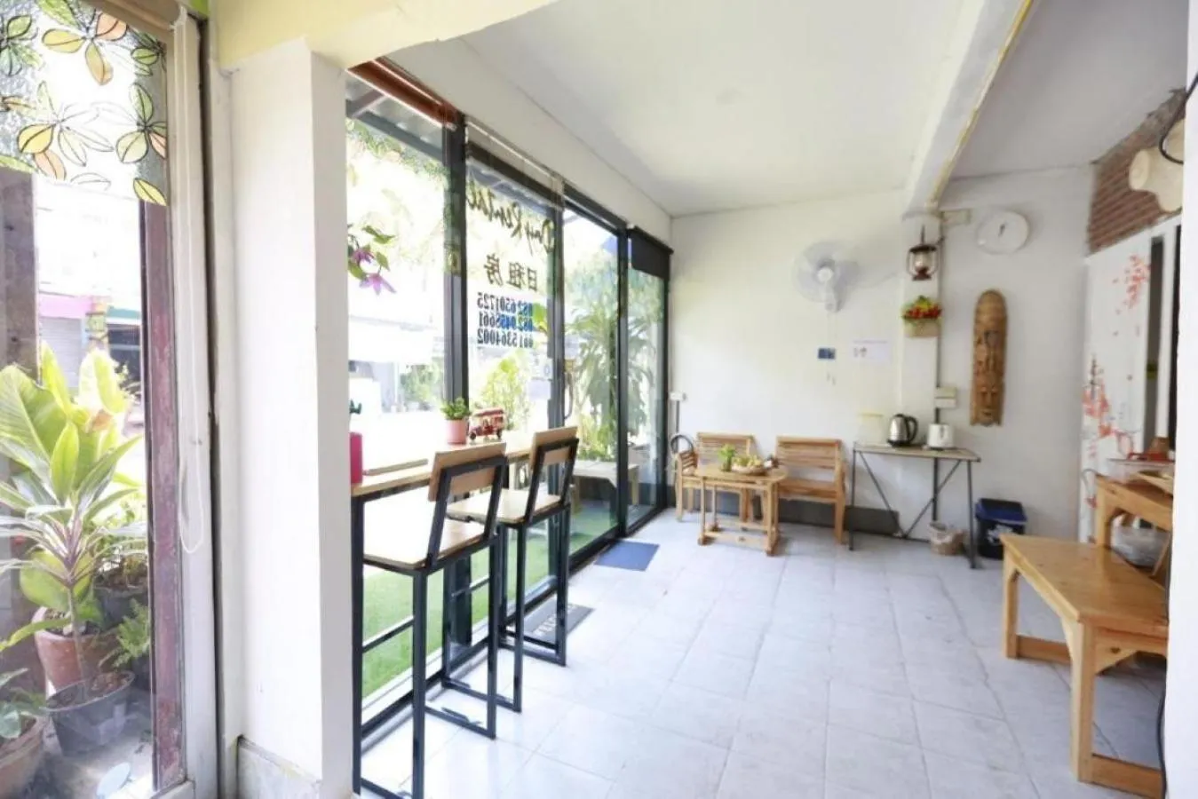 Dining area in Banana Hostel Donmuang