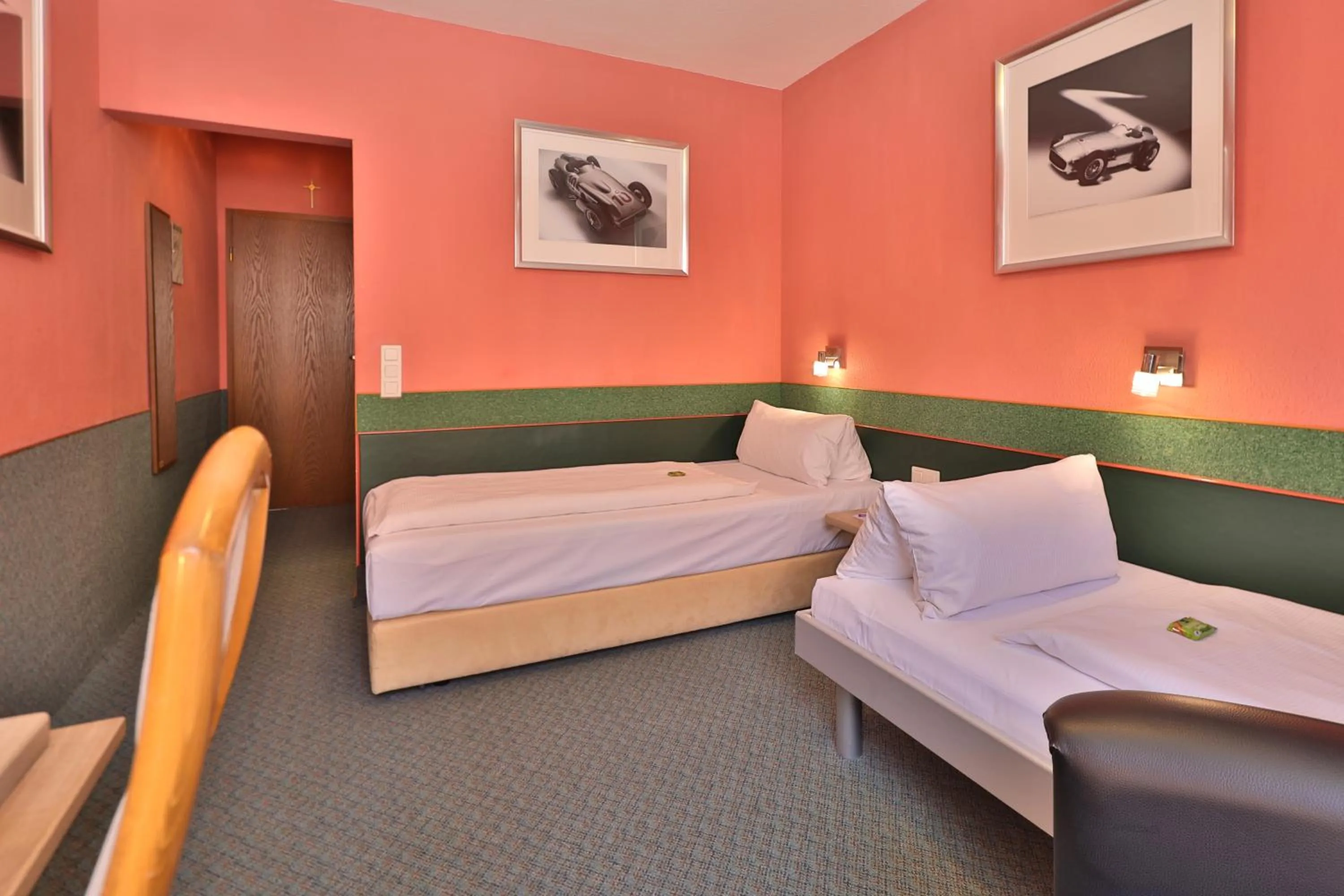 Bed in Aparthotel Deutschmeister