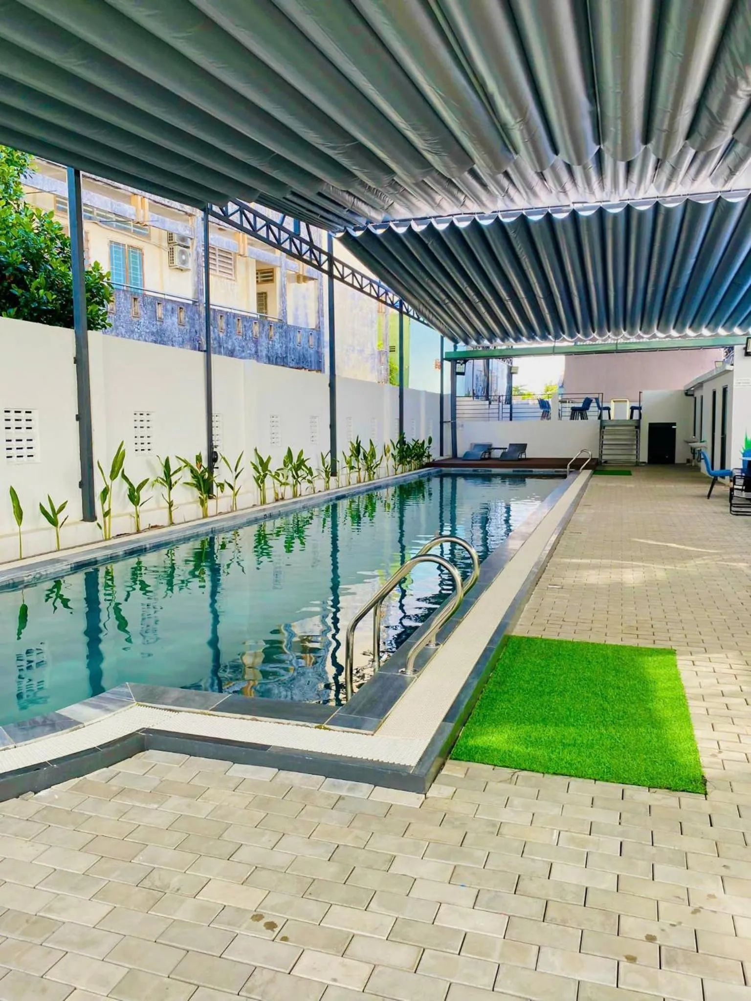 Swimming pool in Apple Hotel