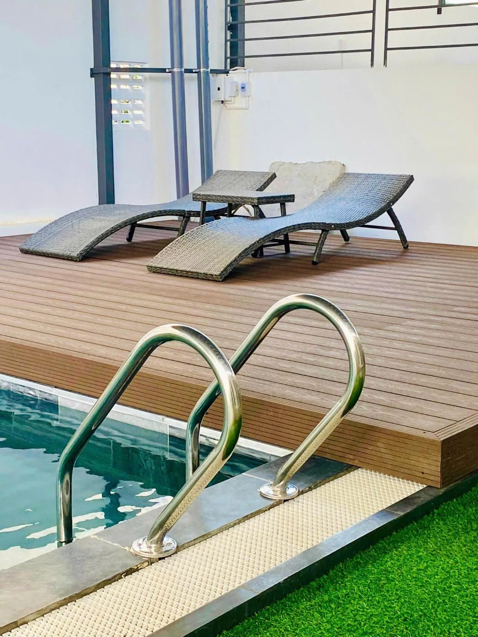 Swimming pool in Apple Hotel