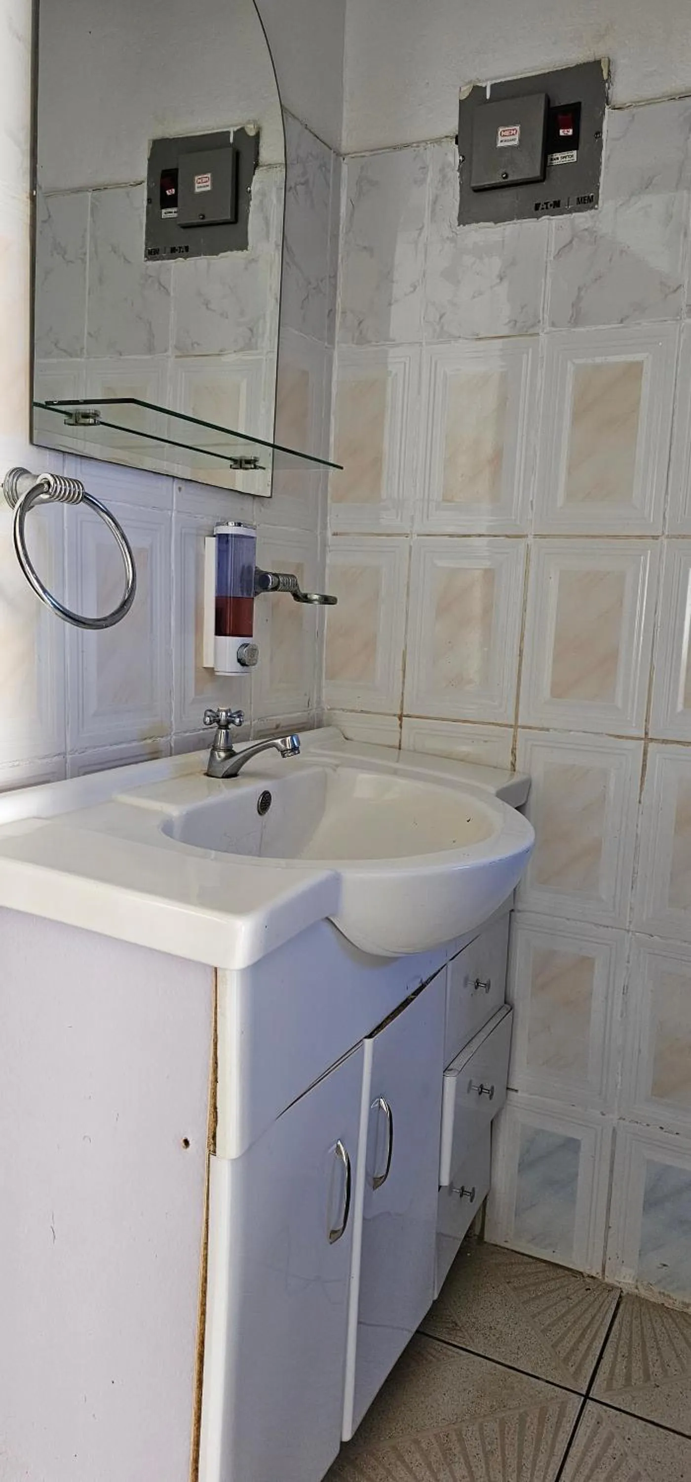 Bathroom in Northern Pearl