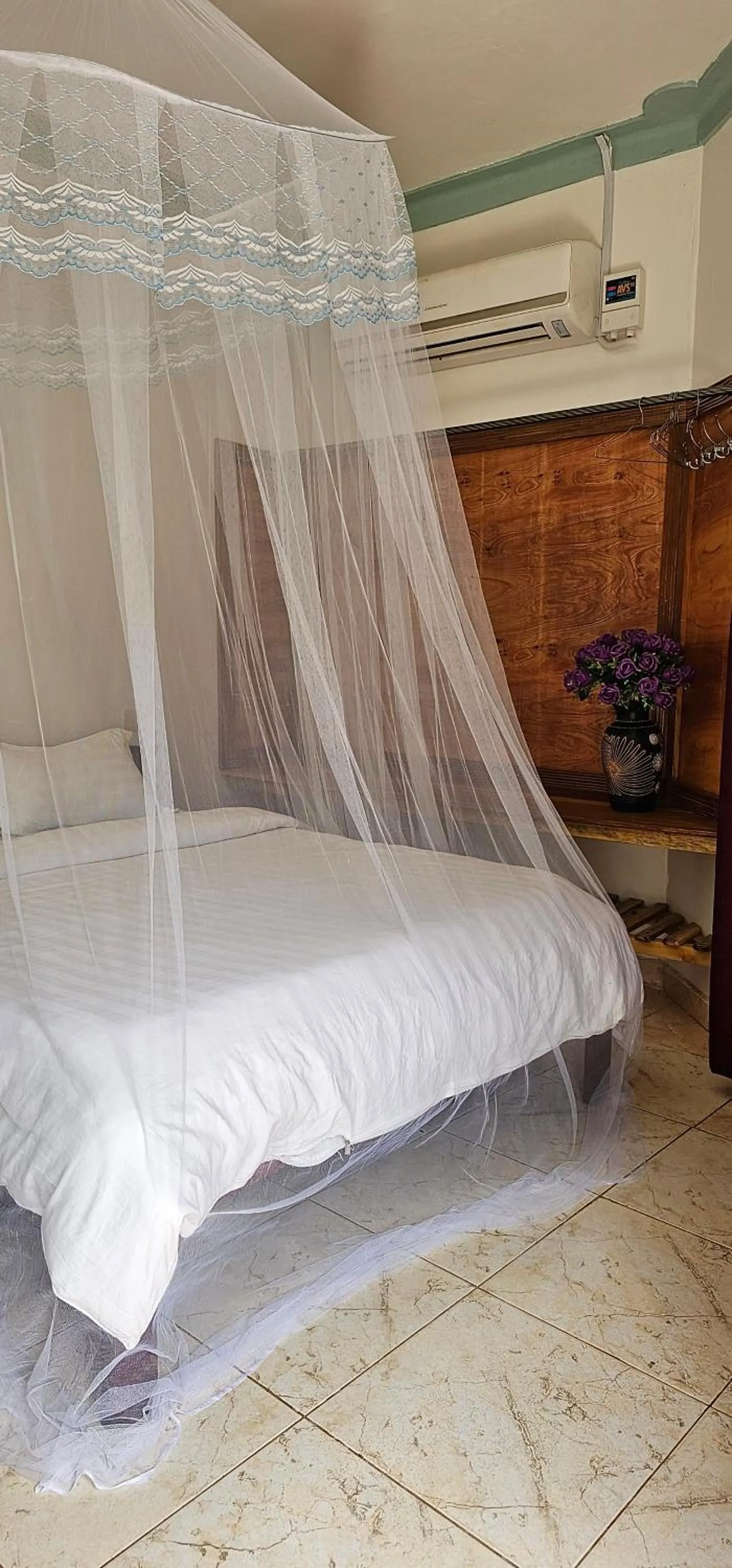 Bedroom, Bed in Northern Pearl