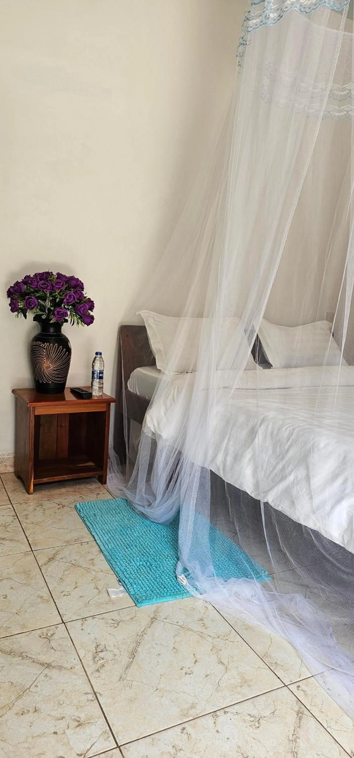 Bed in Northern Pearl