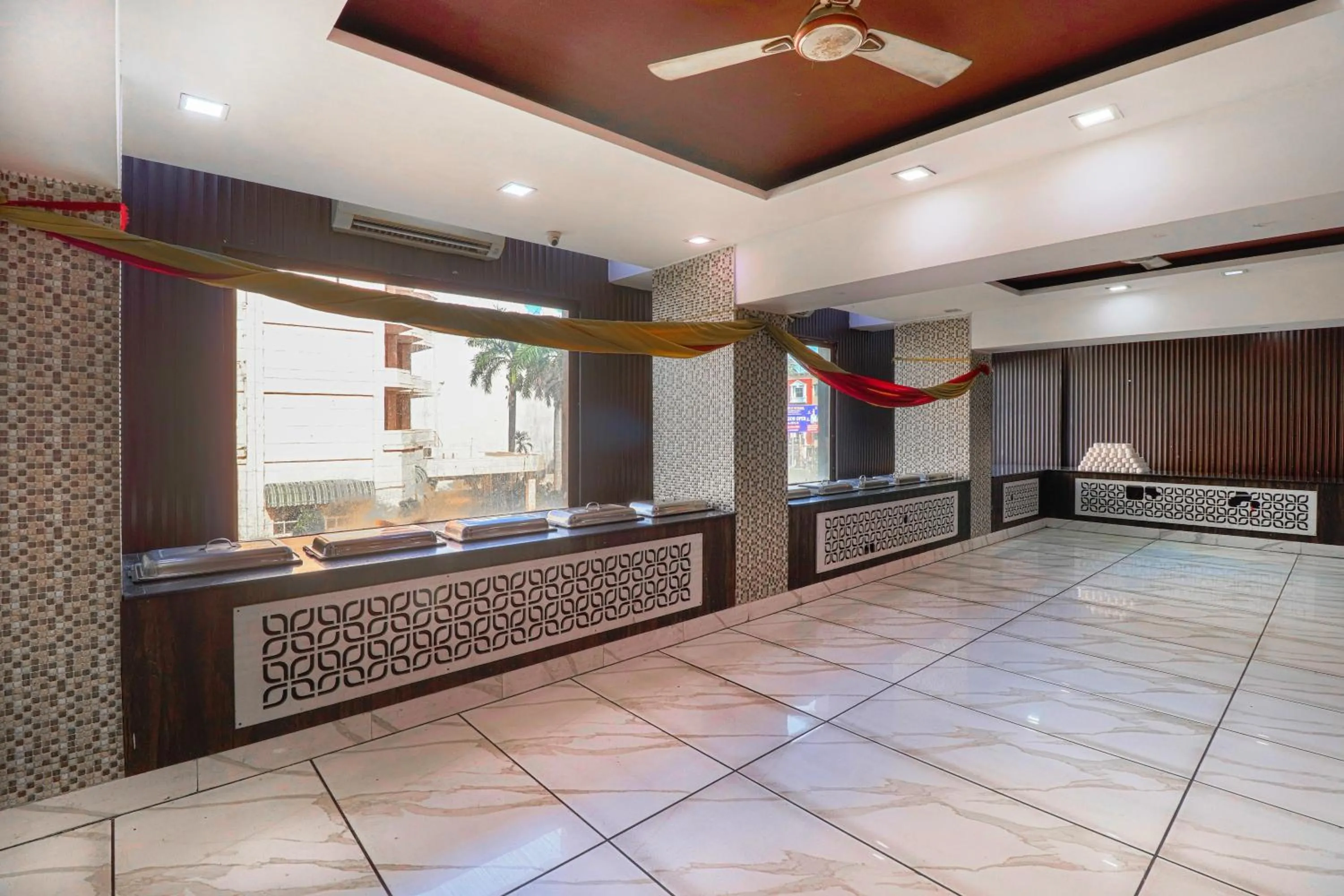 Banquet/Function facilities in Oaktel Hotel Grand Shiva Near Ganga Ghat