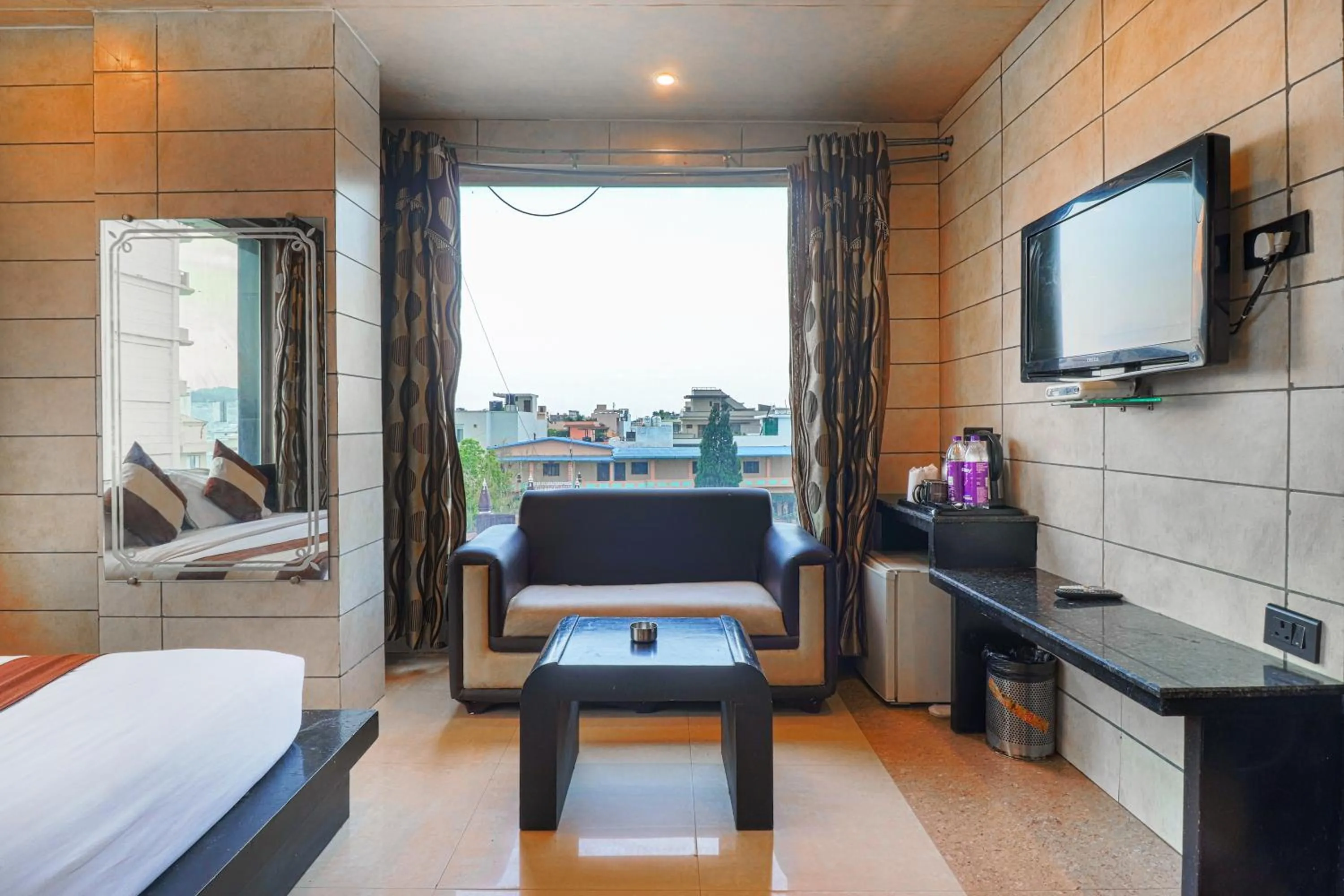 Bed in Oaktel Hotel Grand Shiva Near Ganga Ghat