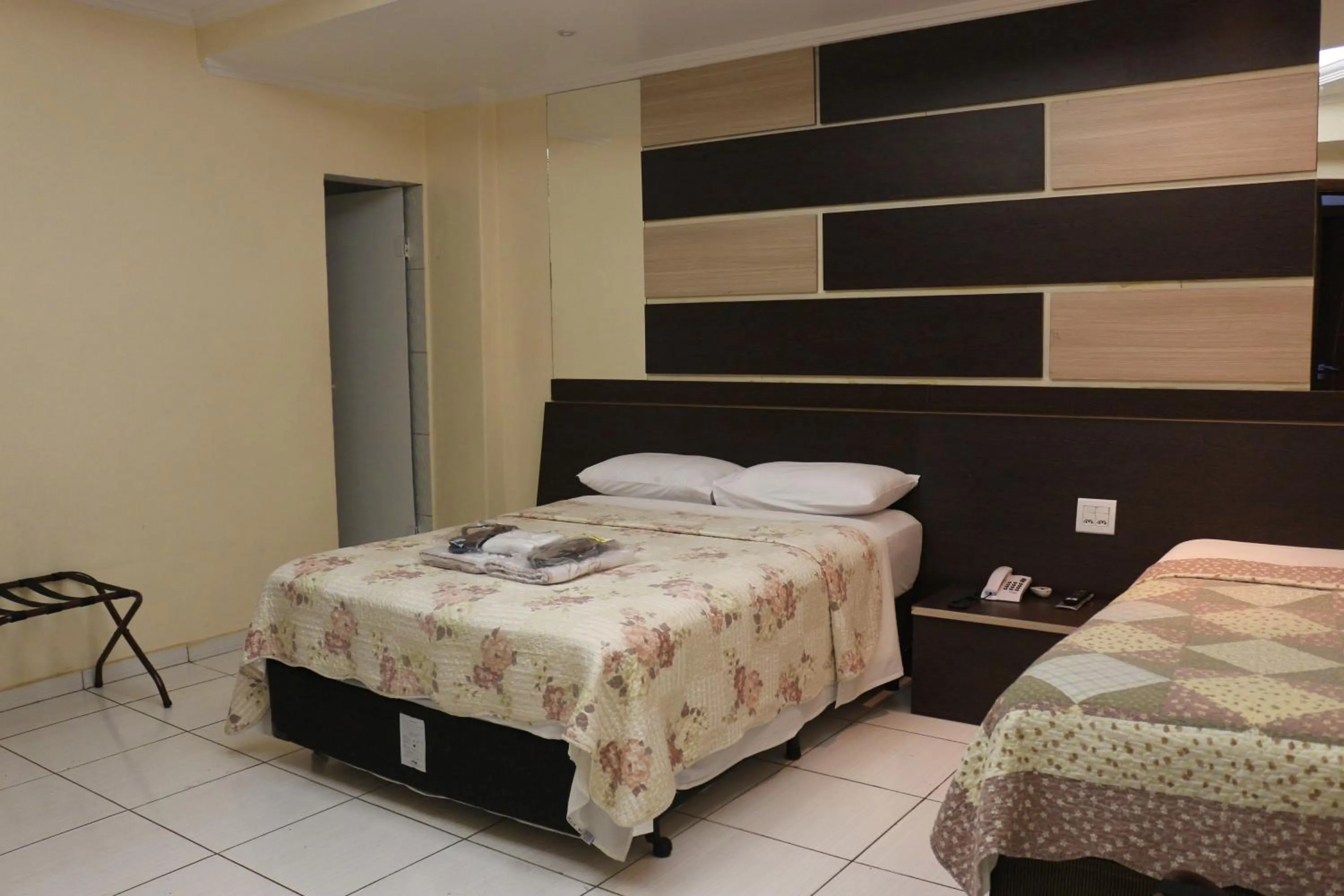 Bed in Hotel Calstar