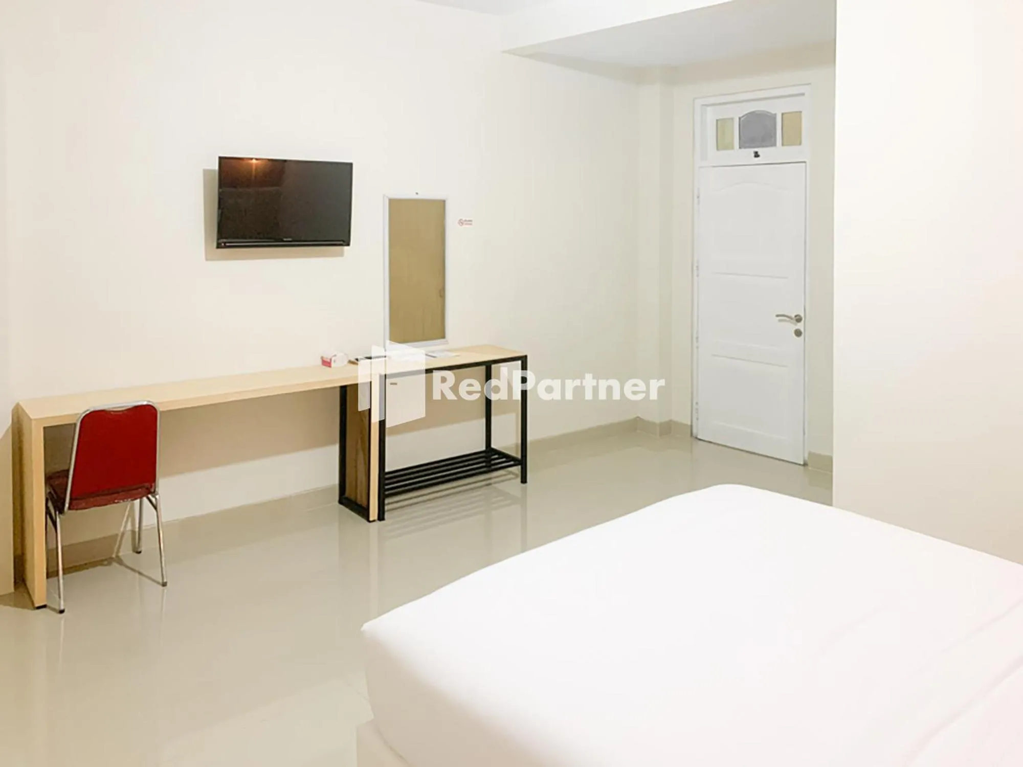 Bedroom in RedDoorz Syariah At Hotel Nuri Indah Dongkelan Yogyakarta