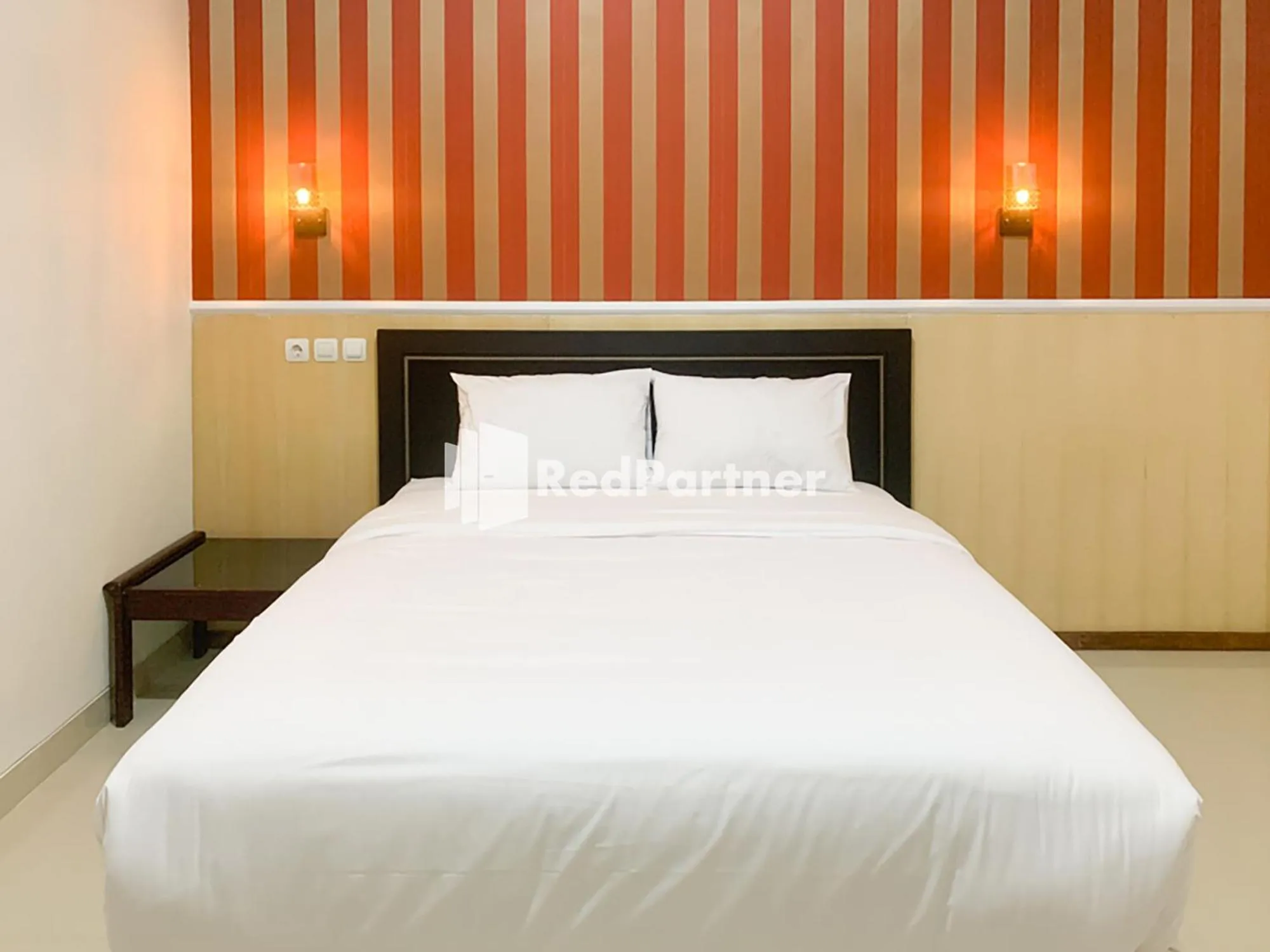 Bedroom in RedDoorz Syariah At Hotel Nuri Indah Dongkelan Yogyakarta