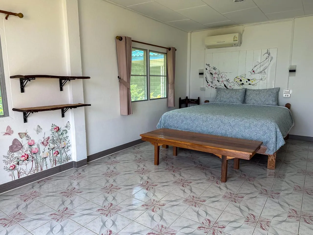 Bed in Sabai Beach Resort