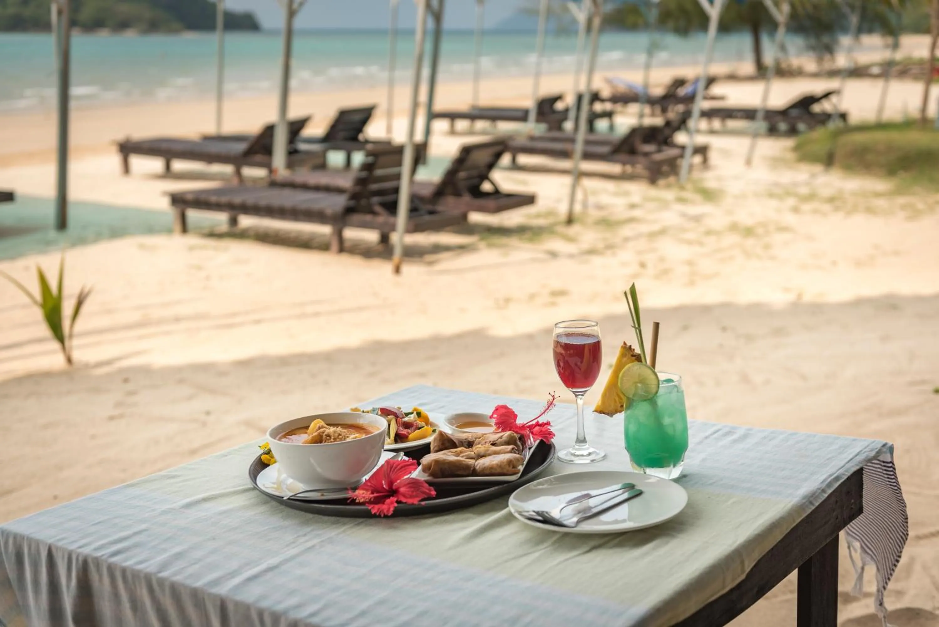 Food and drinks in Sabai Beach Resort