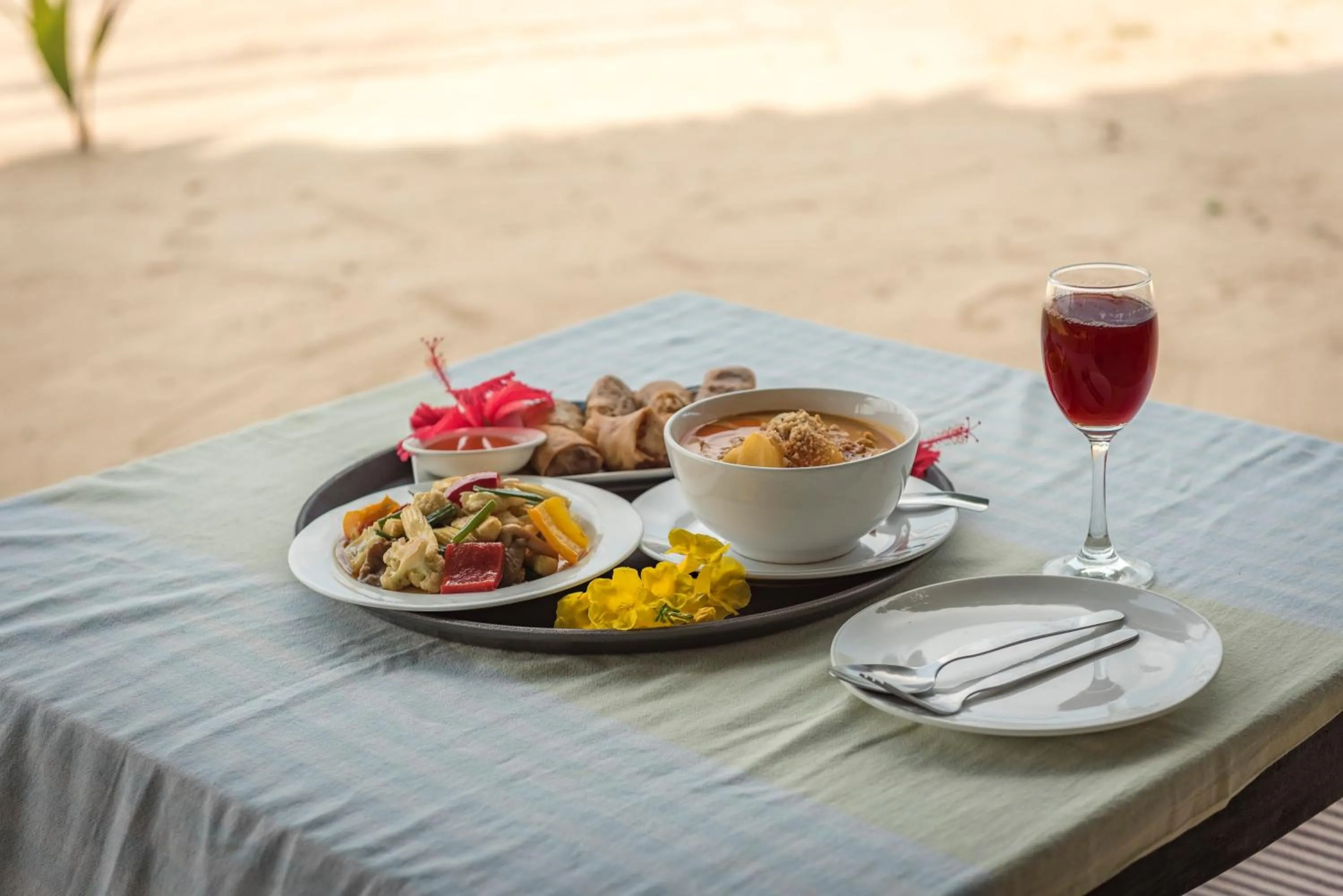 Restaurant/places to eat in Sabai Beach Resort