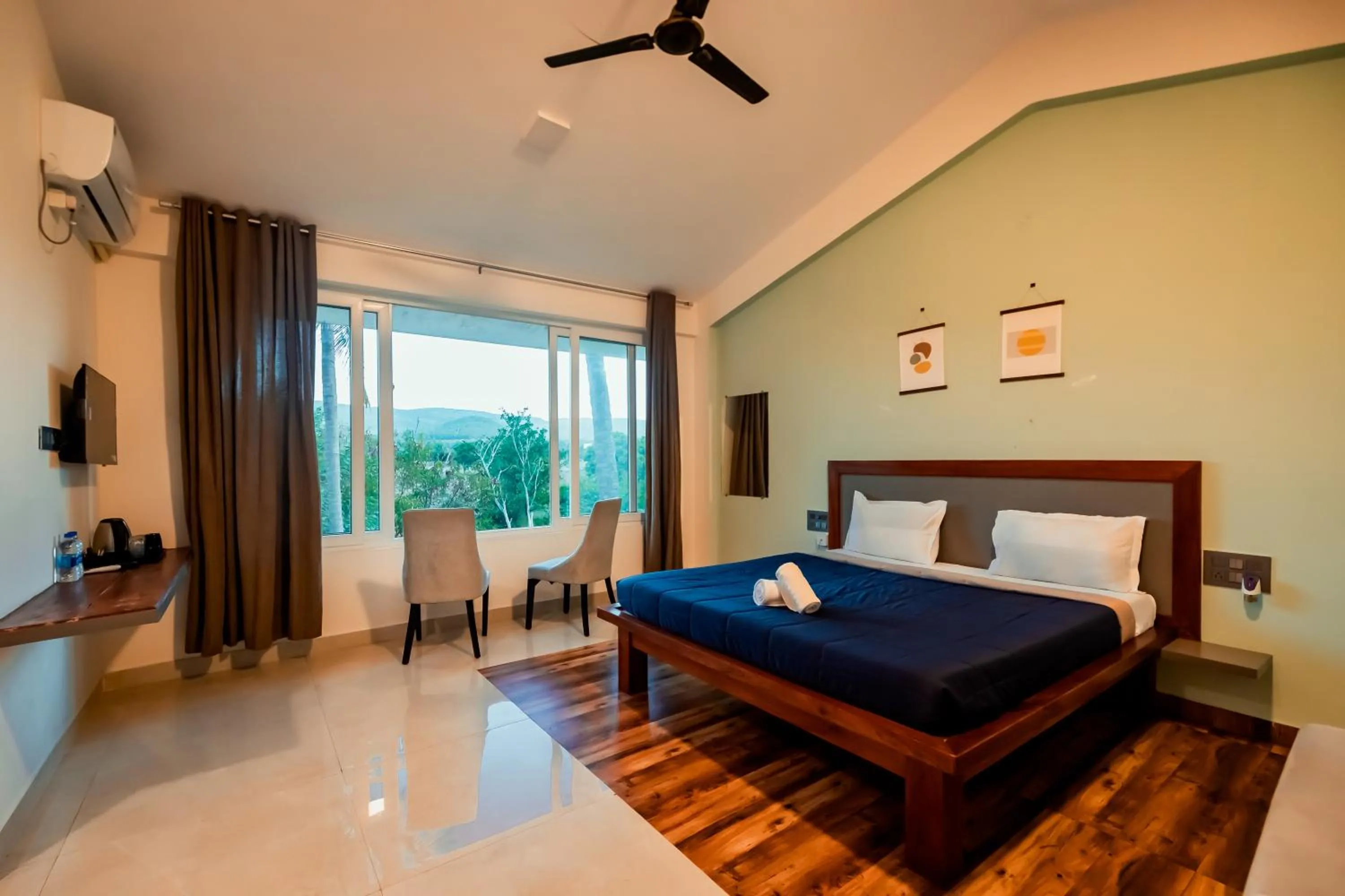 Photo of the whole room, Bed in Commune18 Resort Chikmagalur