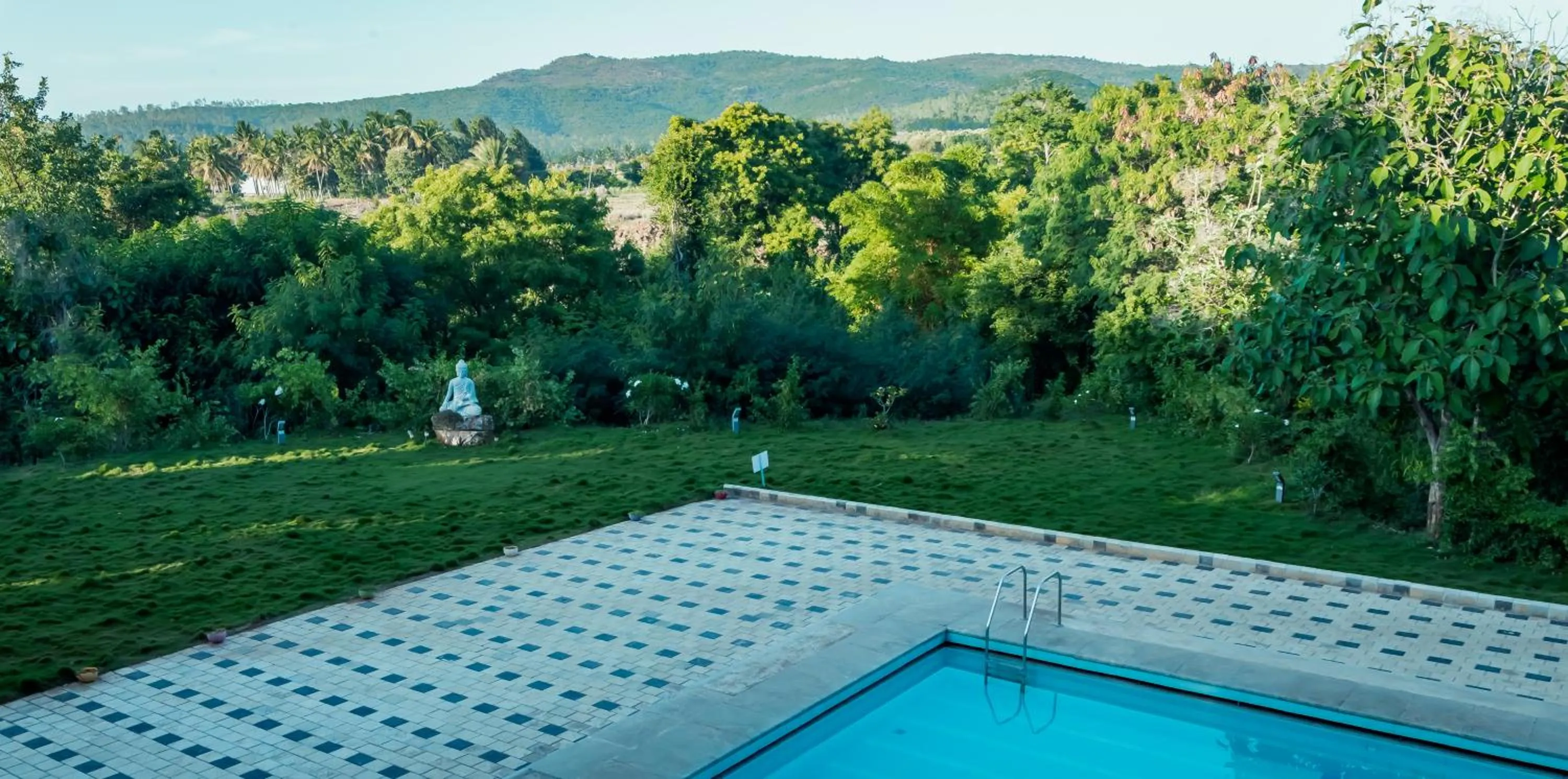 Swimming pool in Commune18 Resort Chikmagalur