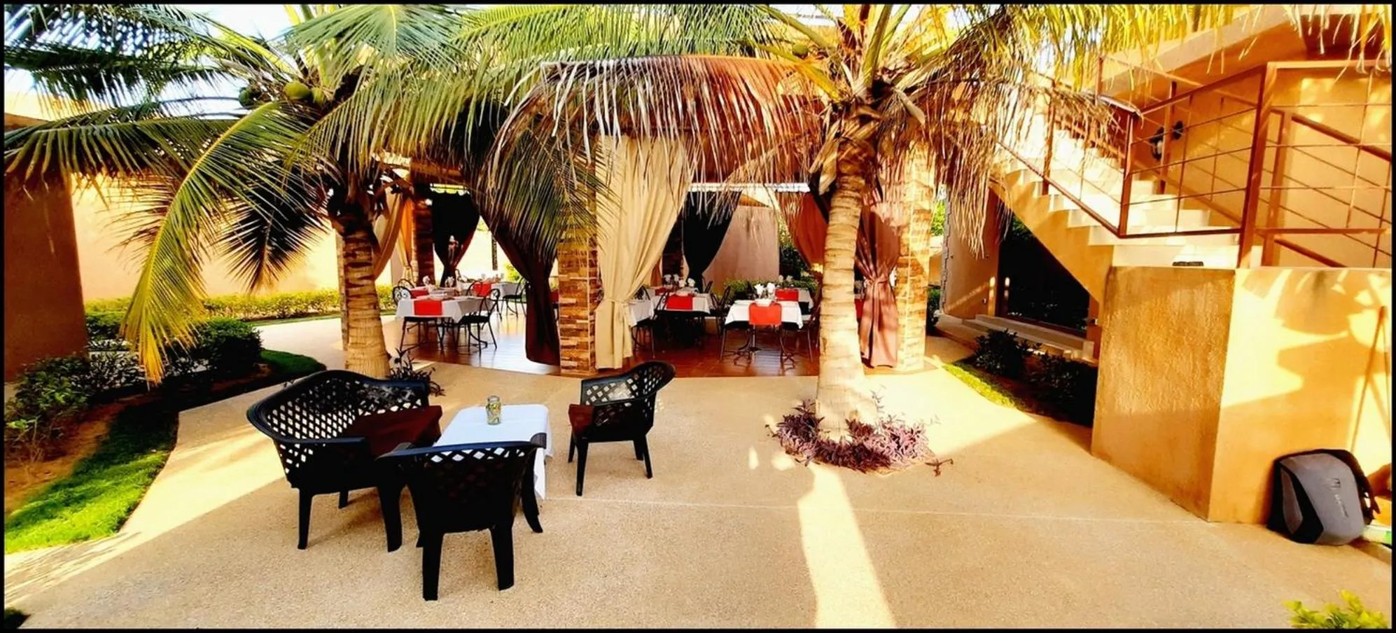 Restaurant/places to eat in Hôtel La Belle Etoile & SPA