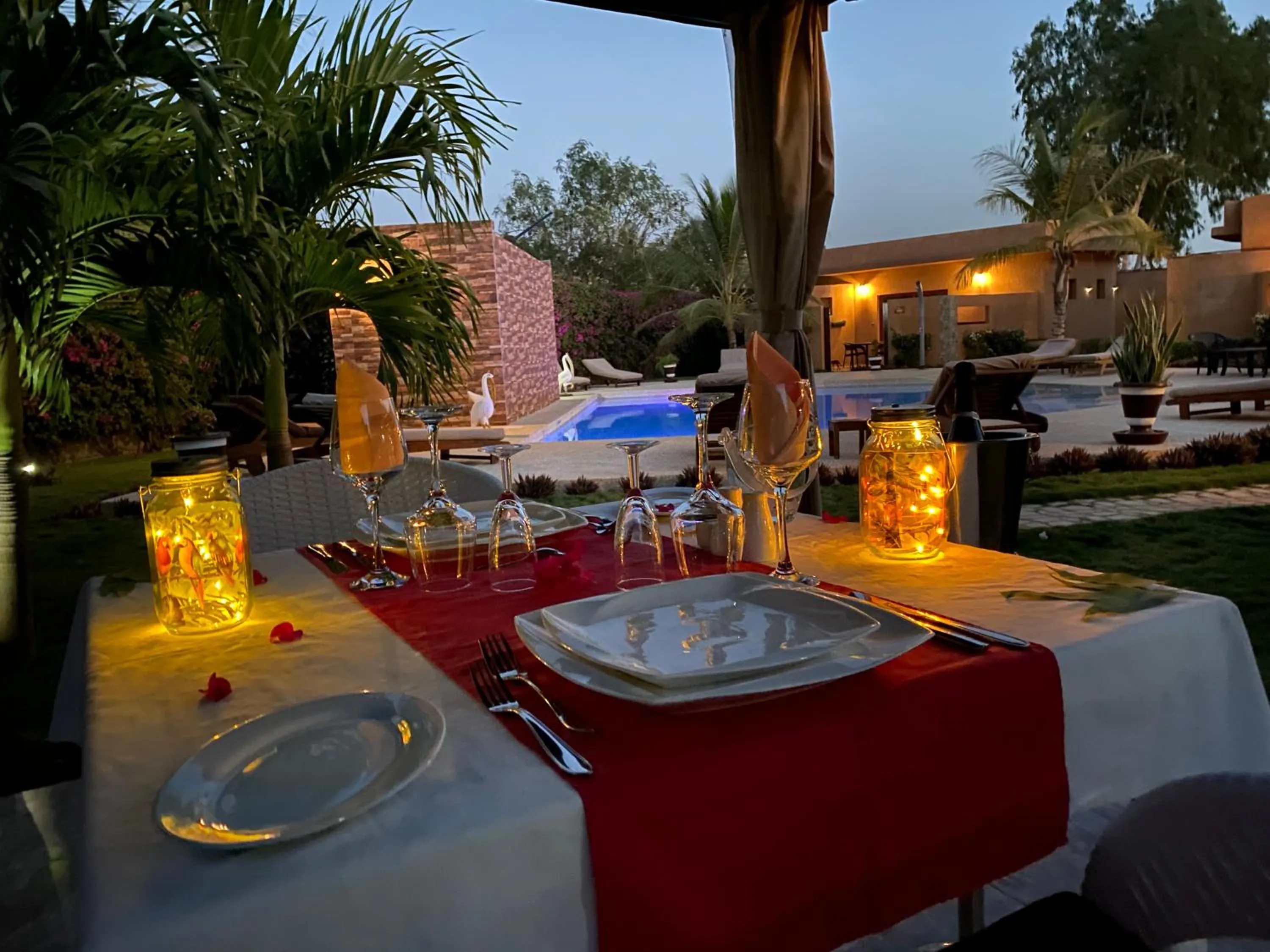 Restaurant/places to eat in Hôtel La Belle Etoile & SPA