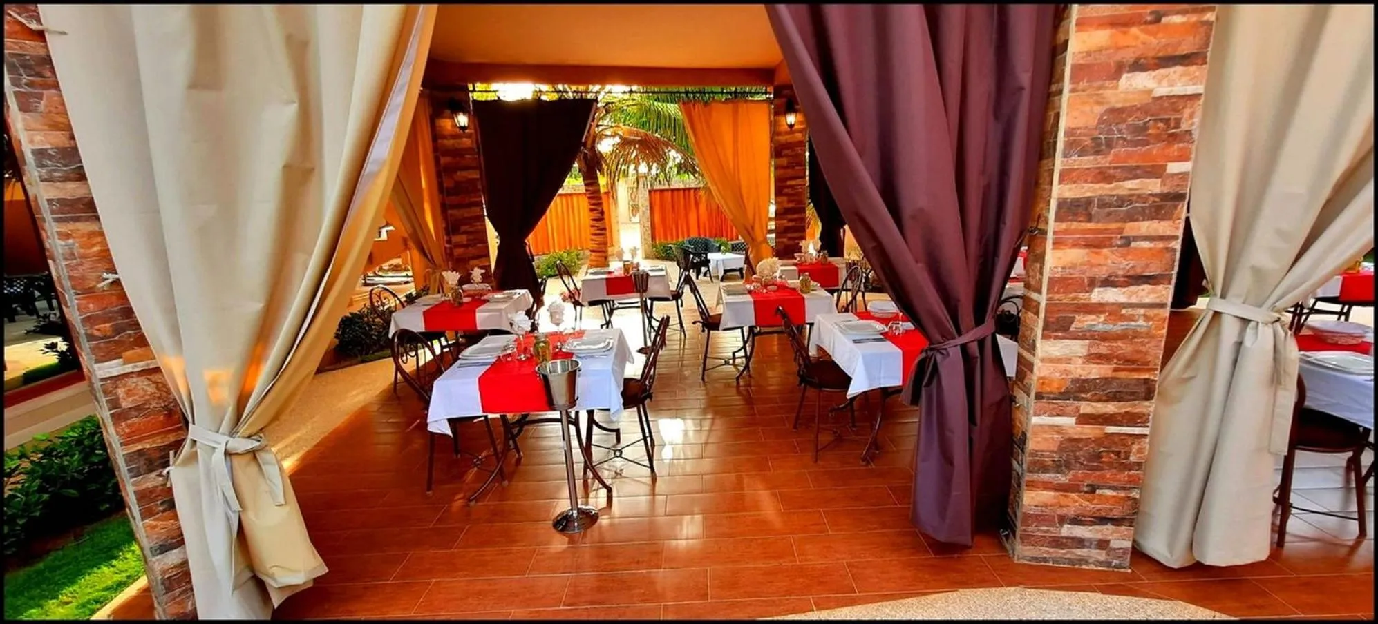 Restaurant/places to eat in Hôtel La Belle Etoile & SPA