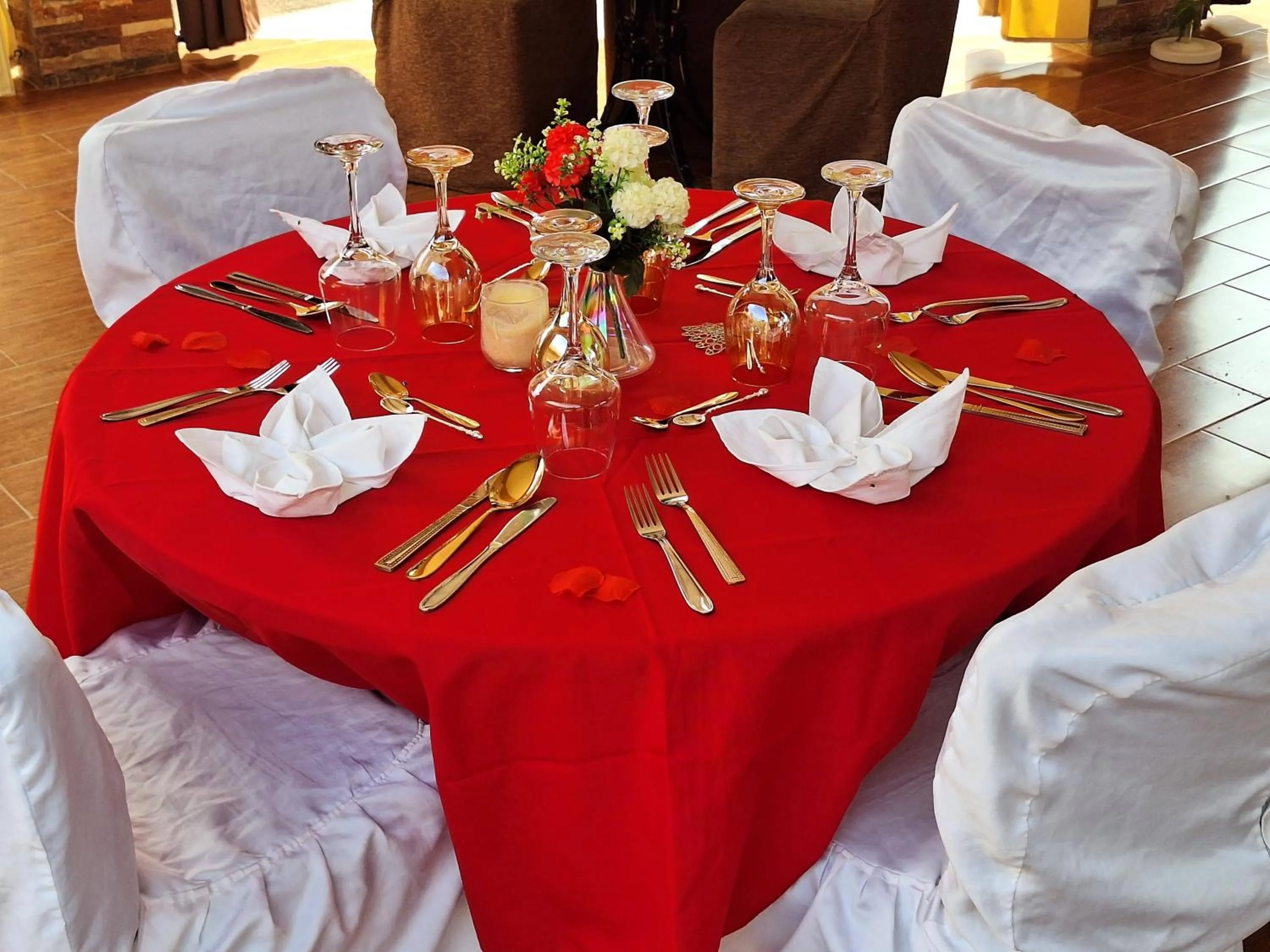 Restaurant/places to eat in Hôtel La Belle Etoile & SPA