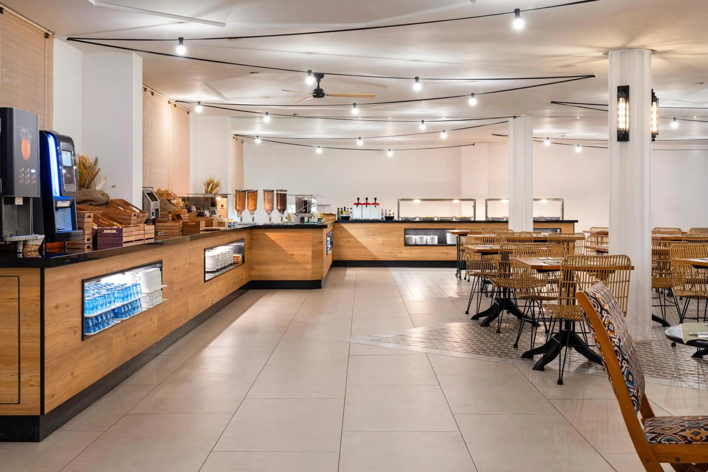 Restaurant/places to eat in tent Palmanova