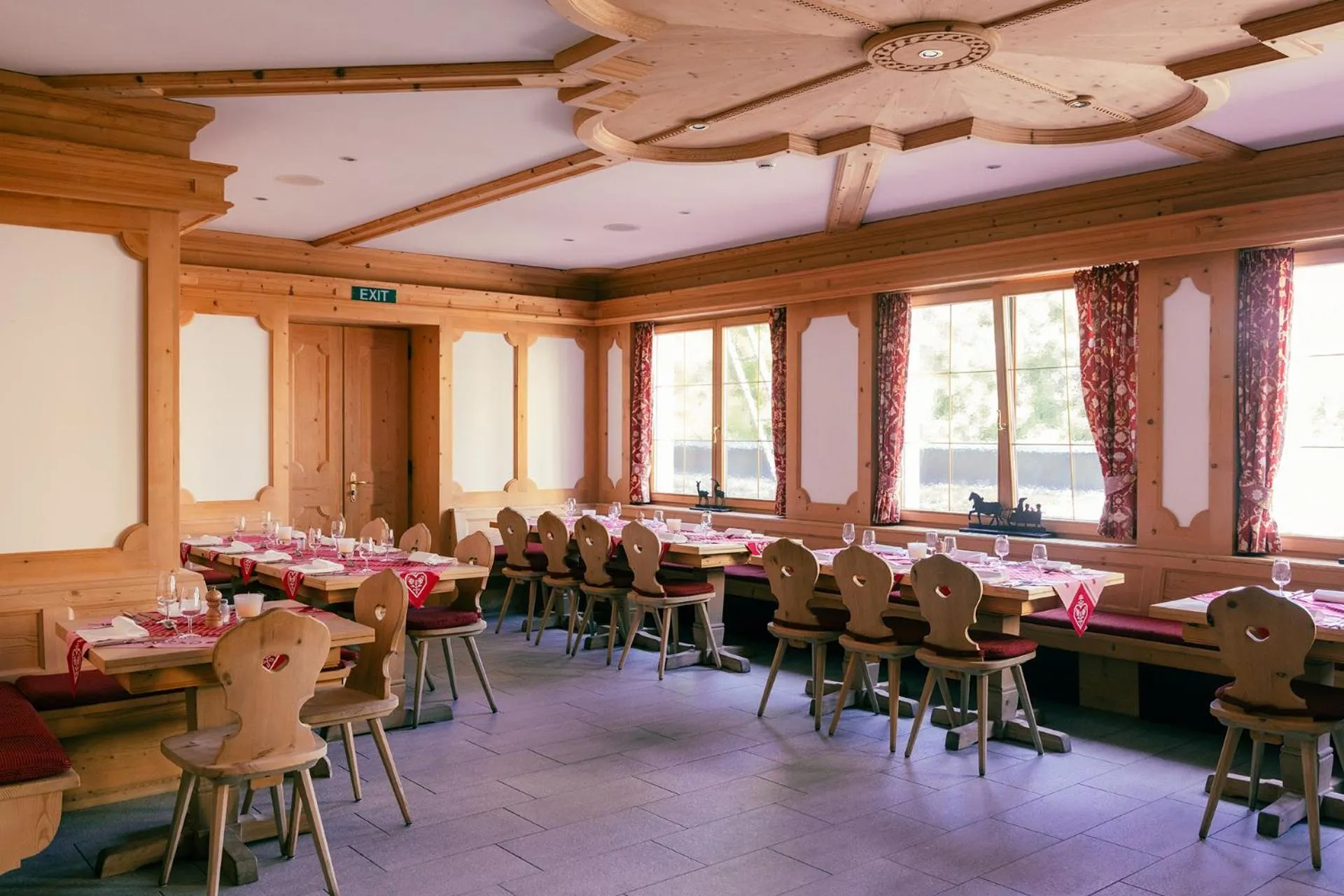 Restaurant/places to eat in Hotel Corvatsch - Web Check-in