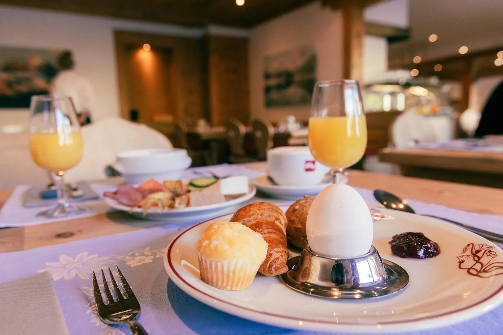 Breakfast in Hotel Corvatsch - Web Check-in