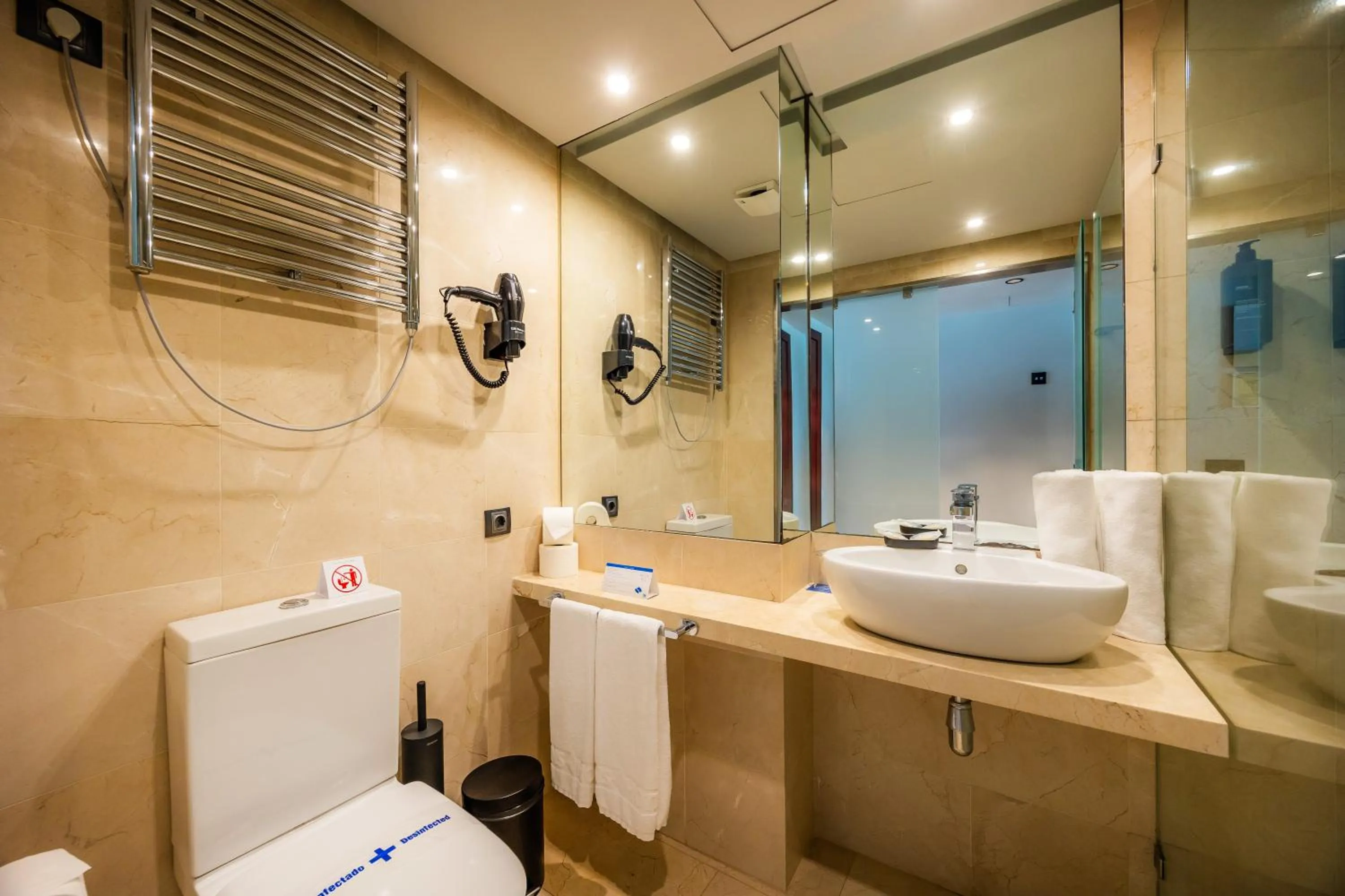 Bathroom in Marins Suites - Adults Only Hotel