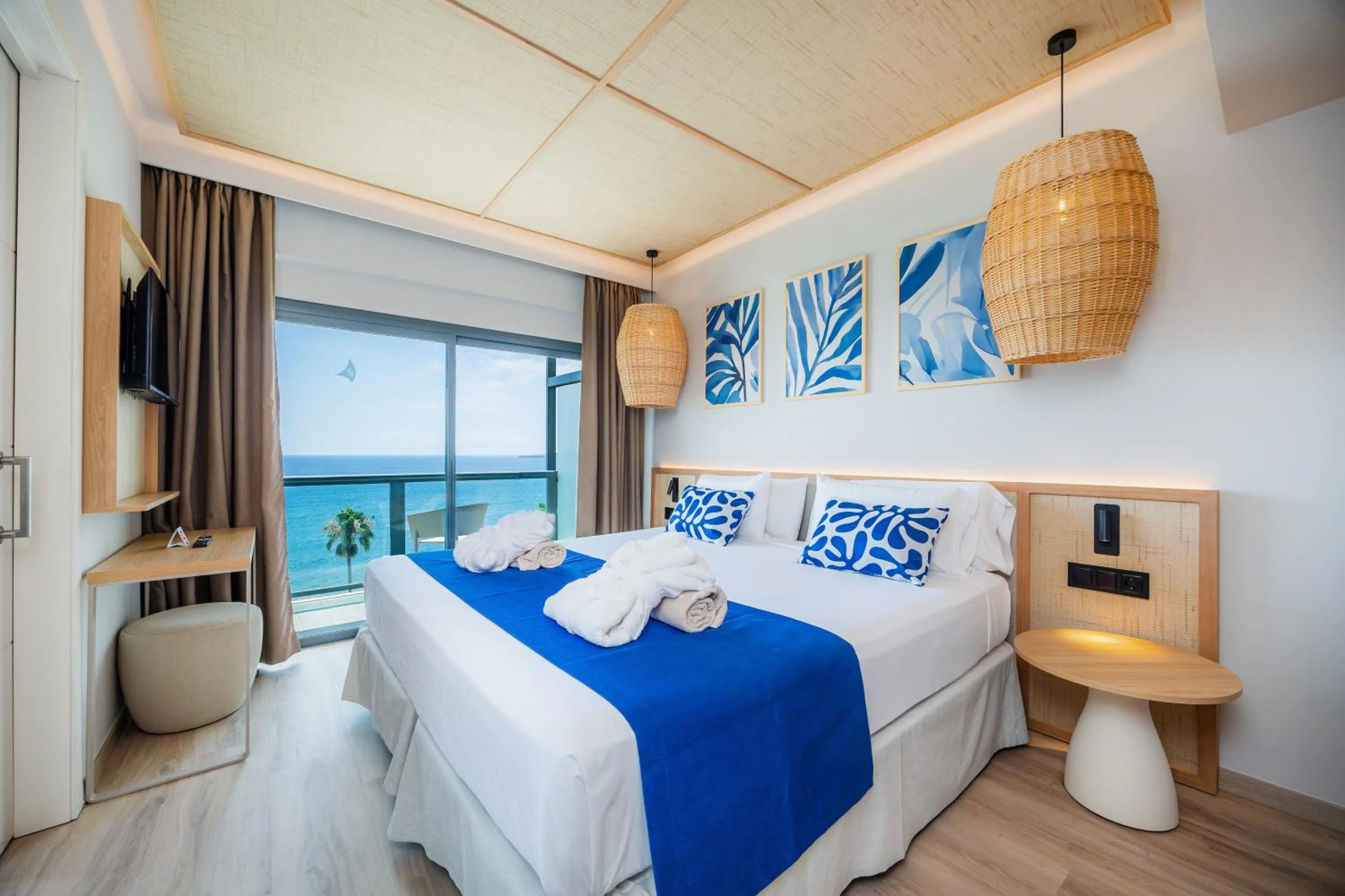 Bed in Marins Suites - Adults Only Hotel