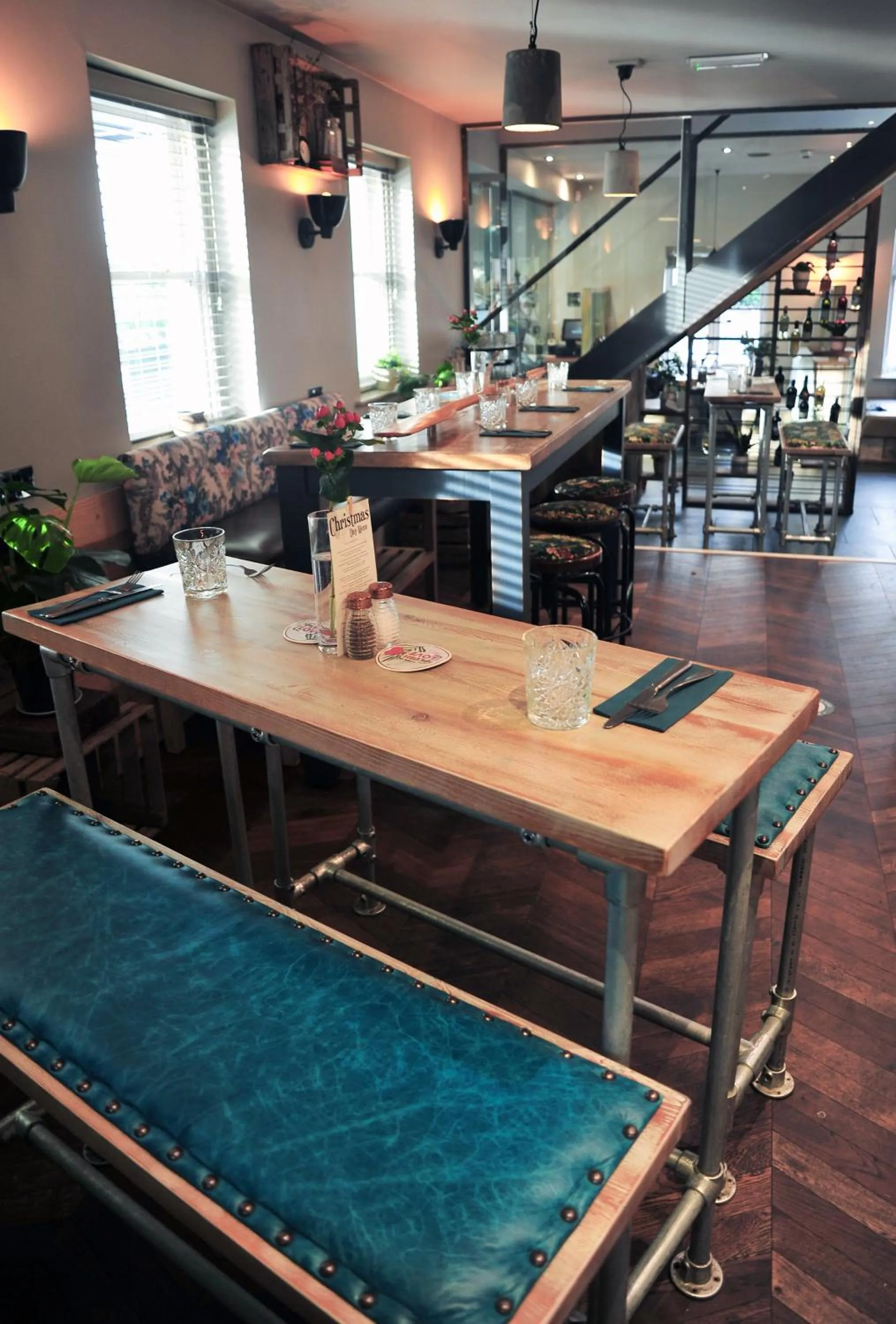 Lounge or bar, Restaurant/Places to Eat in The Tal-Y-Cafn Hotel