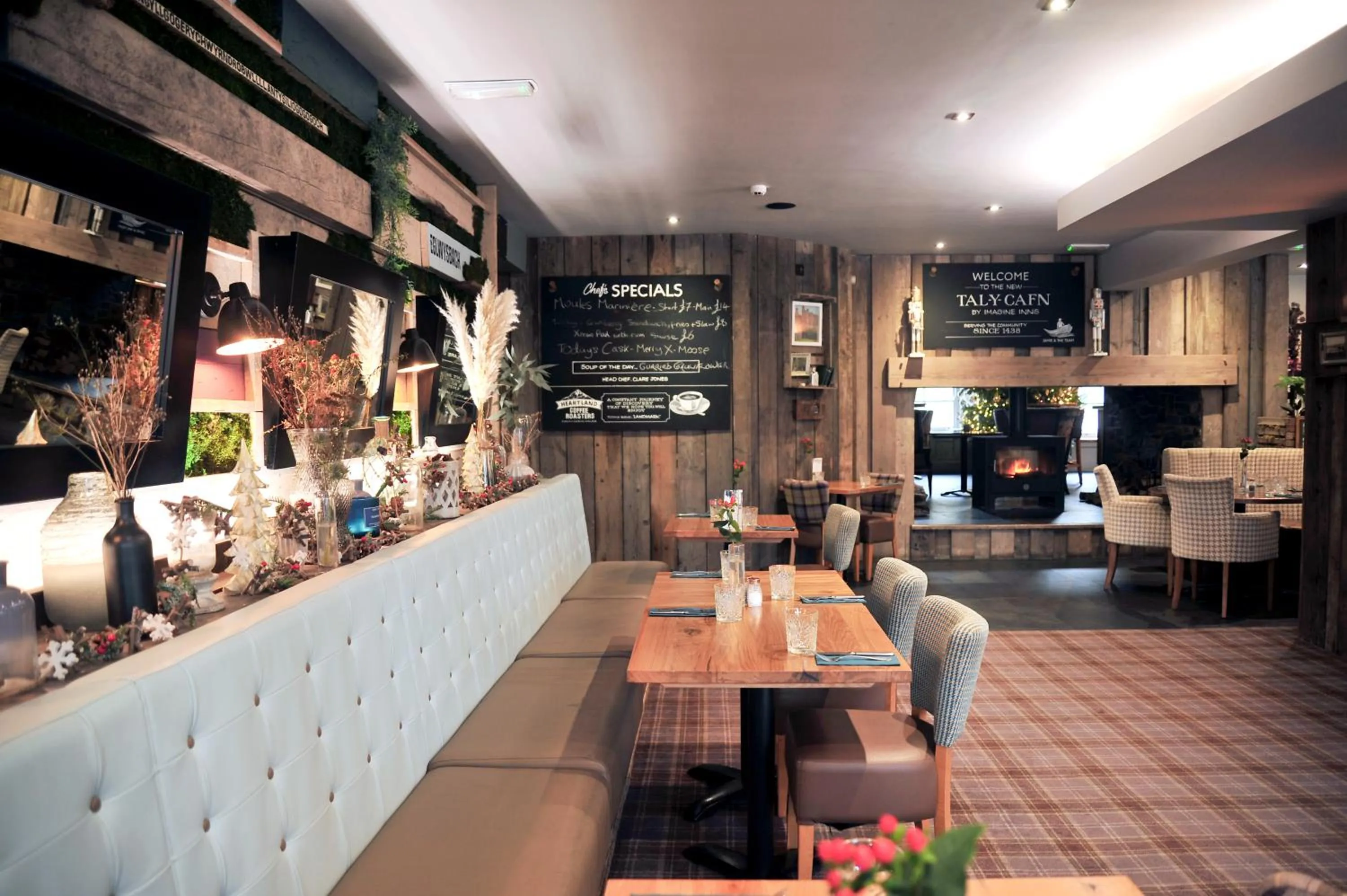 Restaurant/places to eat in The Tal-Y-Cafn Hotel