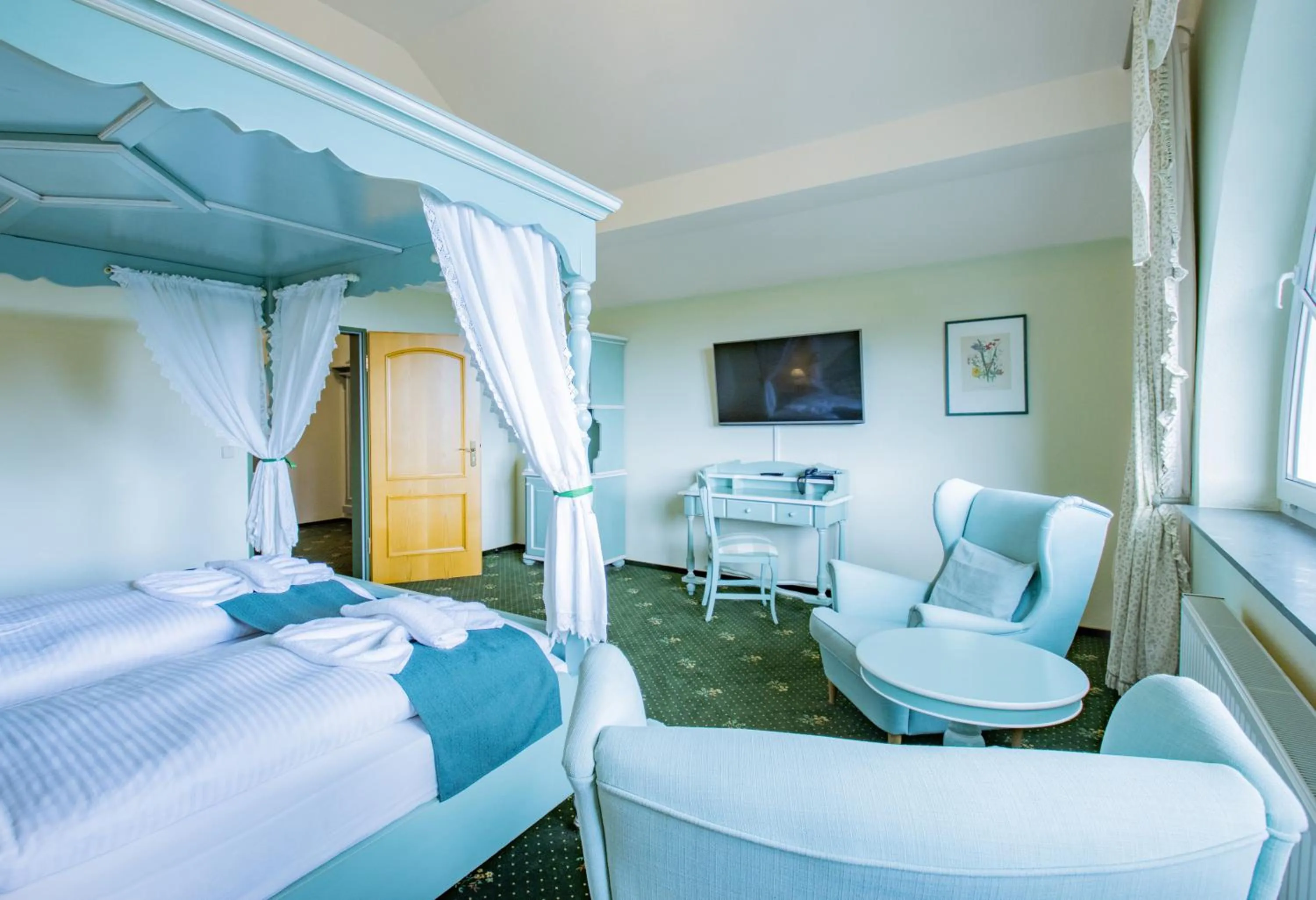 Photo of the whole room, Bed in Ferien Hotel Fläming