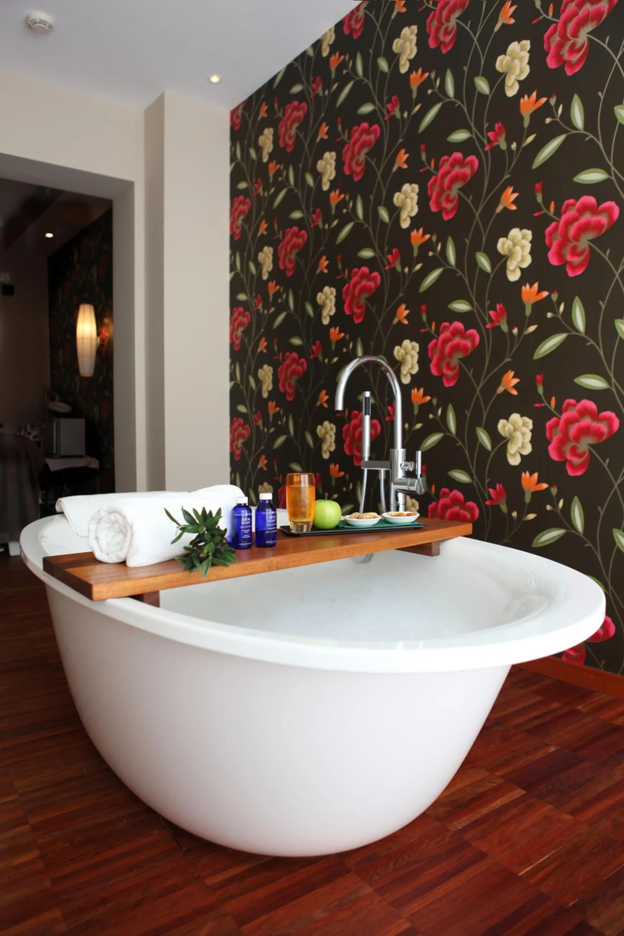 Hot Tub in Hotel Esplendido