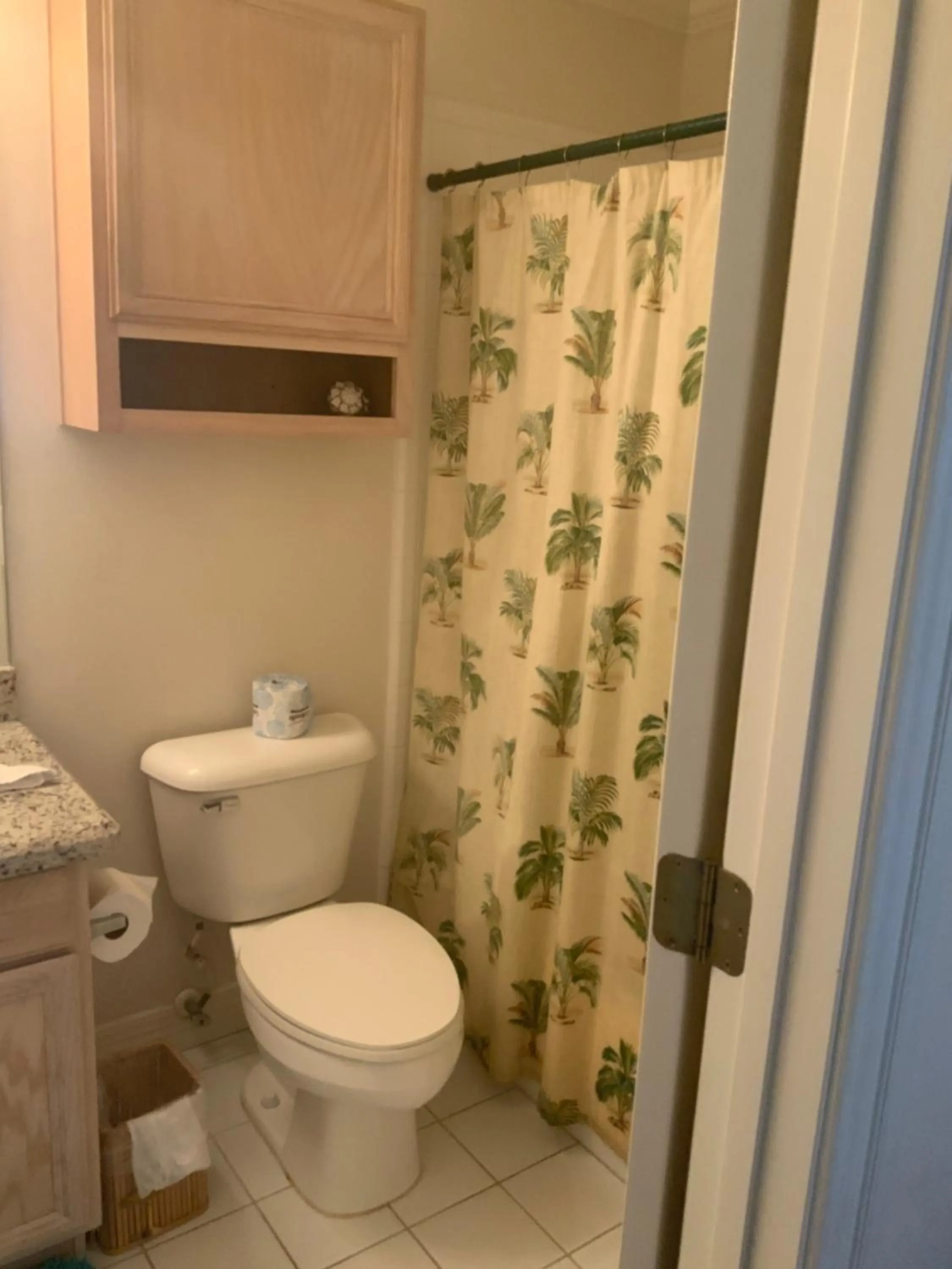 Bathroom in Sea Dancer #9