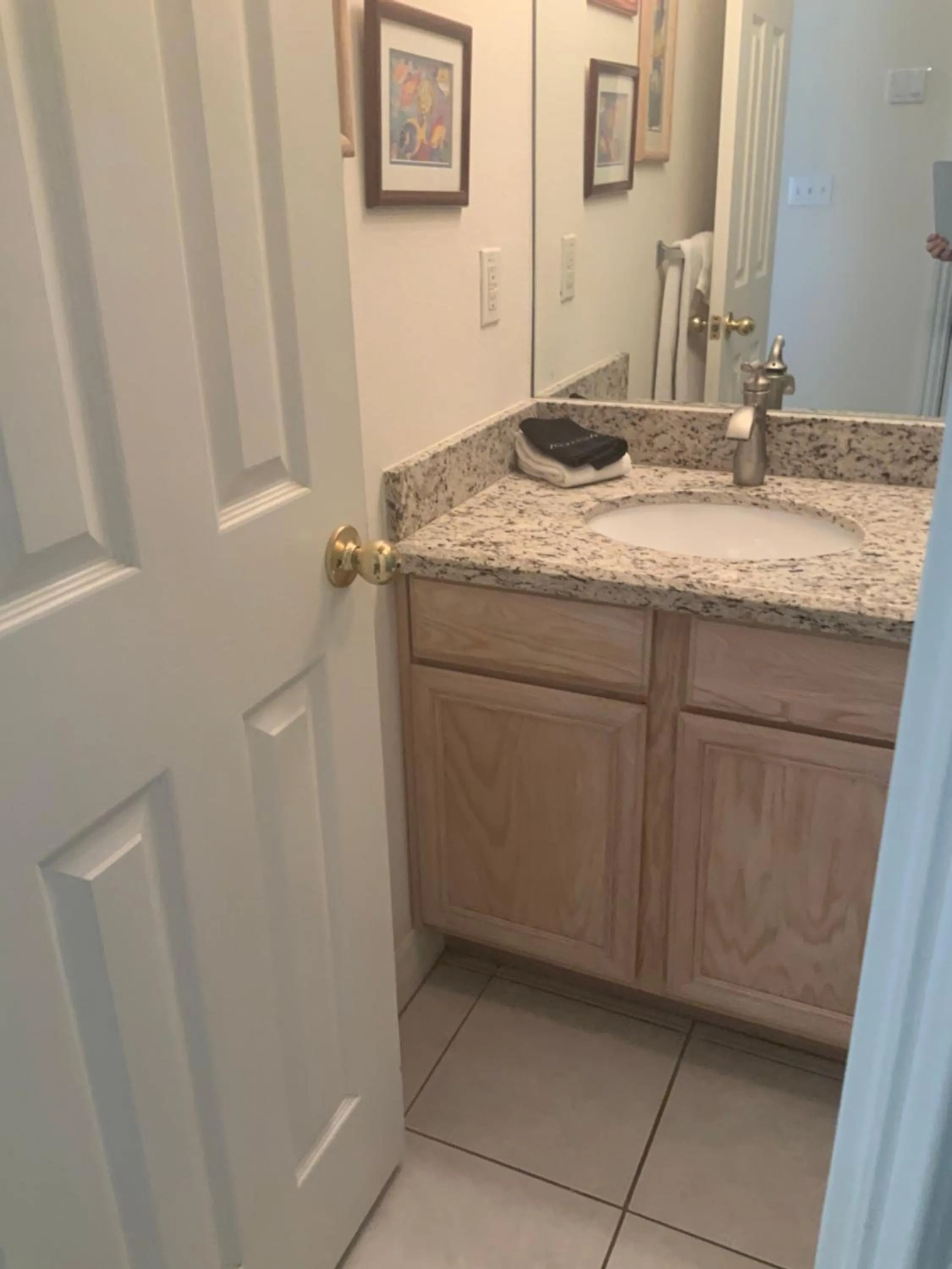 Bathroom in Sea Dancer #9