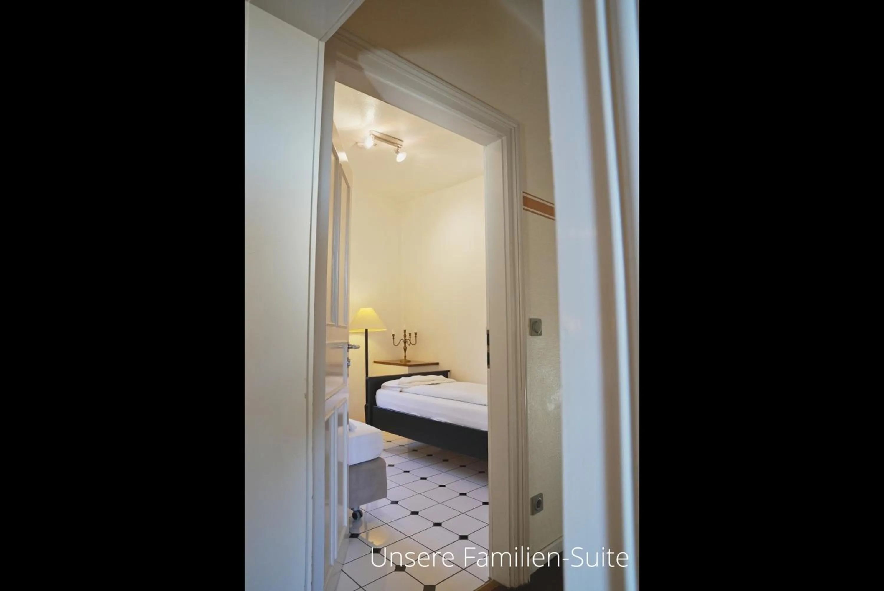 Bed in Das Lamm Heidelberg