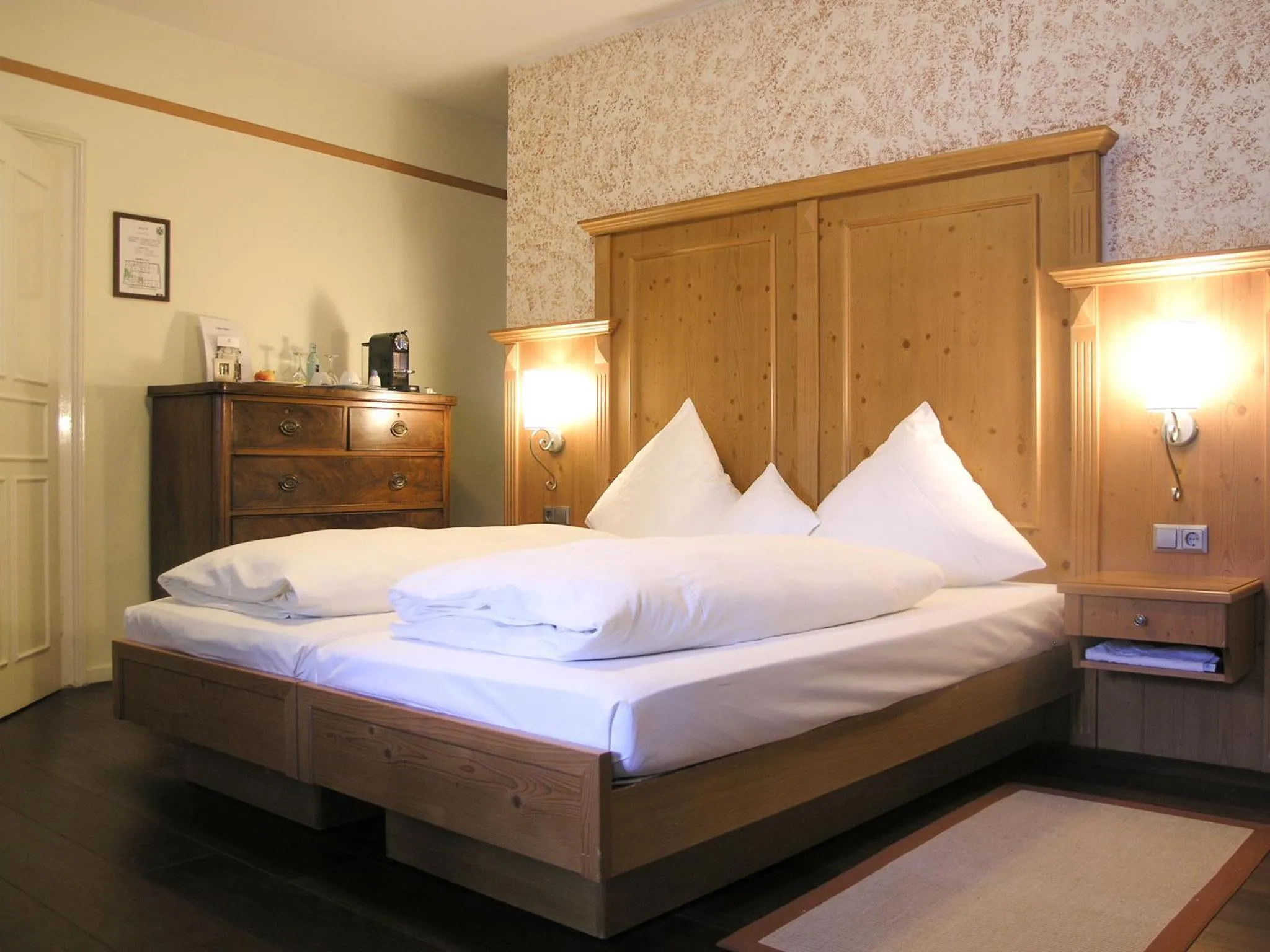 Basic Quadruple Room with Shared Bathroom in Das Lamm Heidelberg