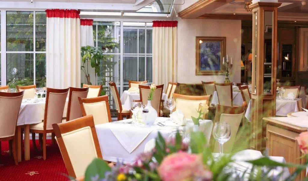 Restaurant/Places to Eat in ASLAN Kurpark Villa Olsberg