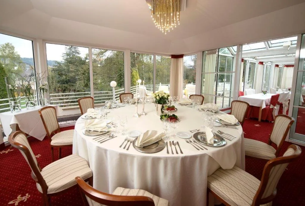 Restaurant/Places to Eat in ASLAN Kurpark Villa Olsberg
