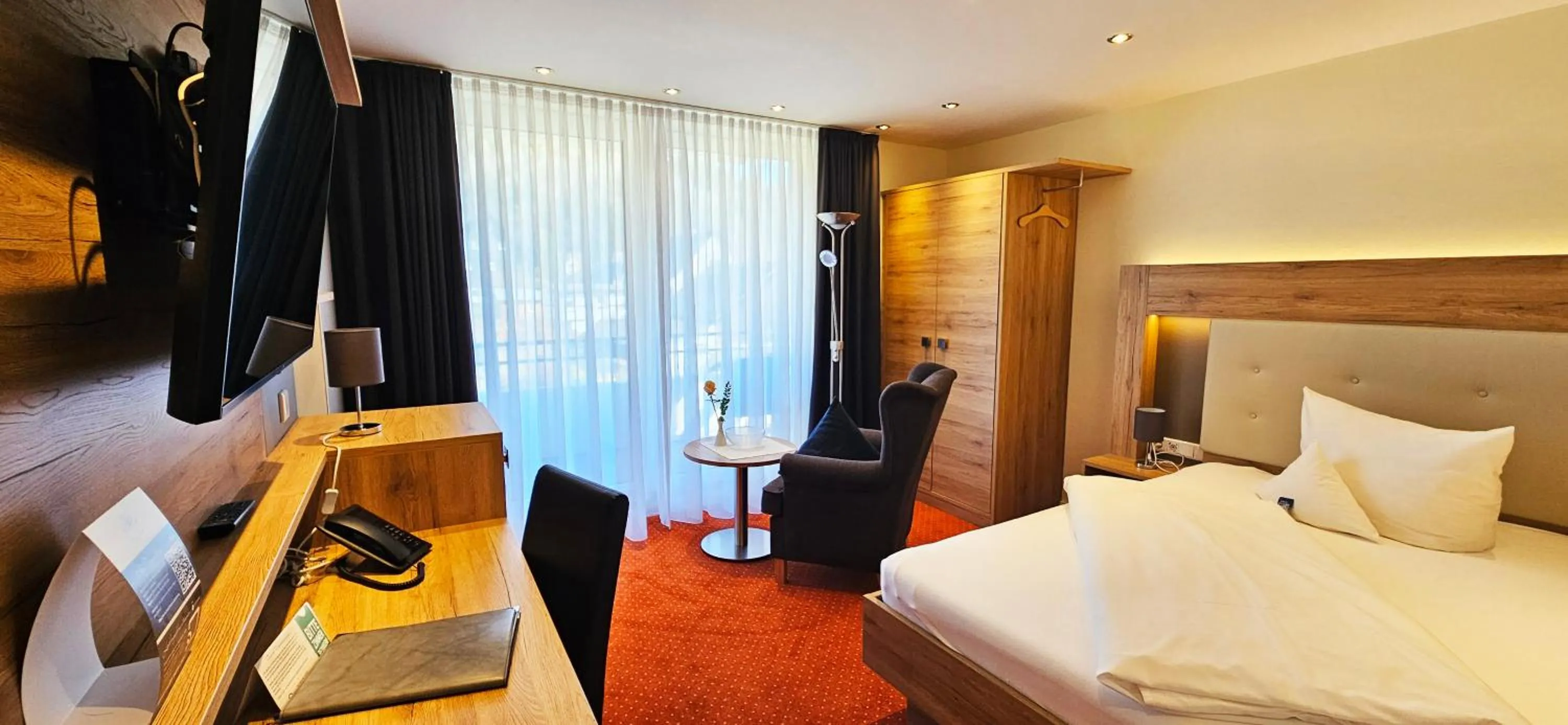 Photo of the whole room, Bed in Hotel Hanses-Bräutigam