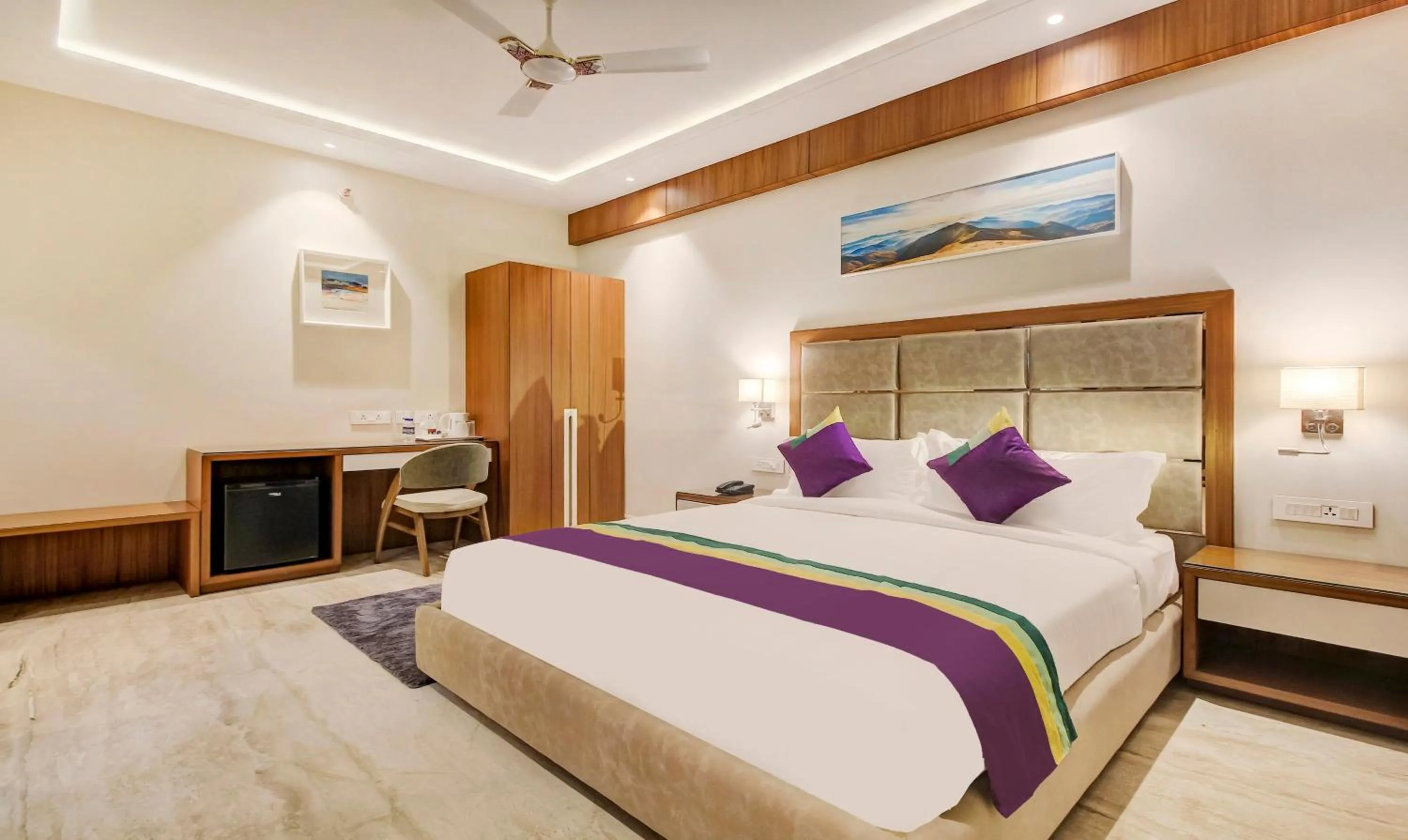 Bedroom, Bed in Treebo Premium Tahoora International