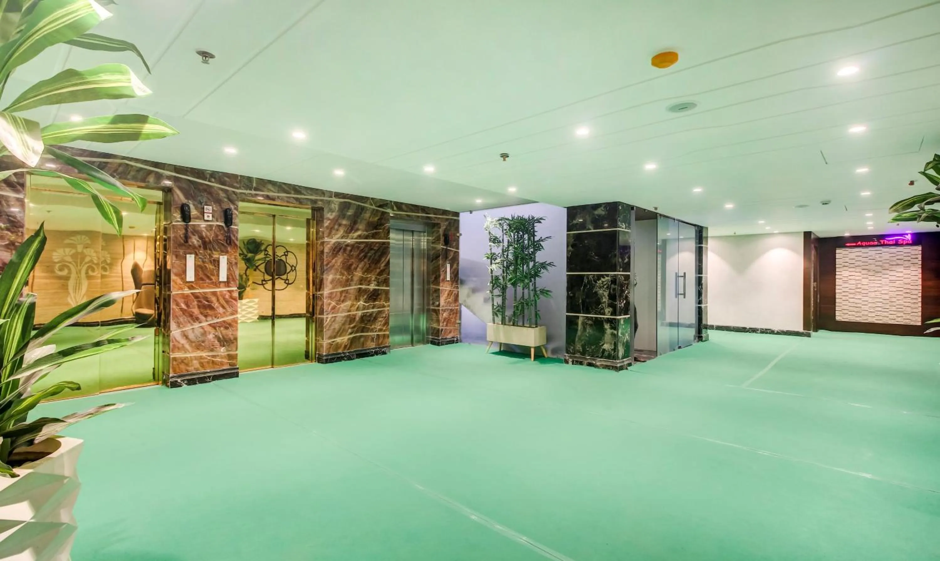 Lobby or reception in Treebo Premium Tahoora International