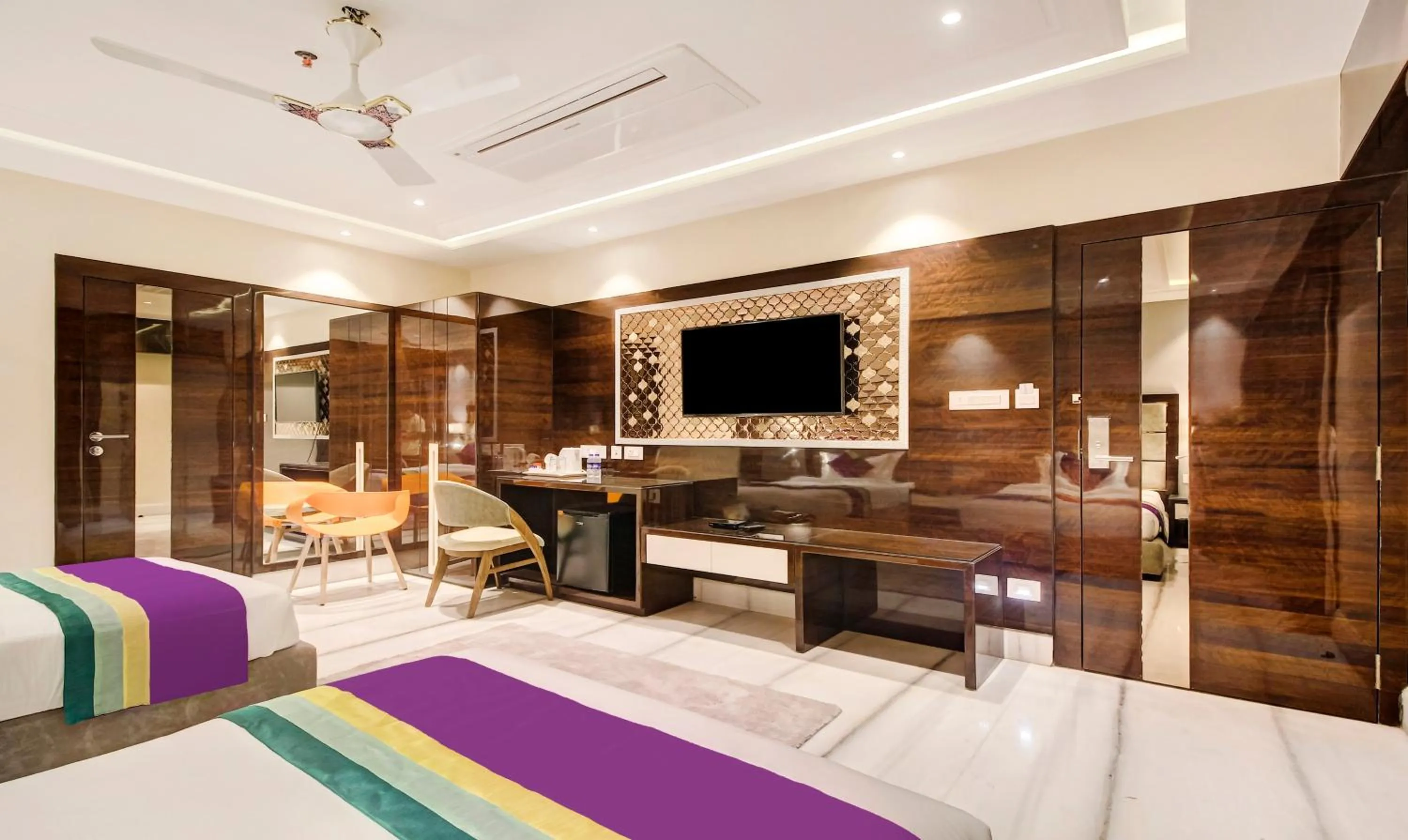 Bedroom, Bed in Treebo Premium Tahoora International