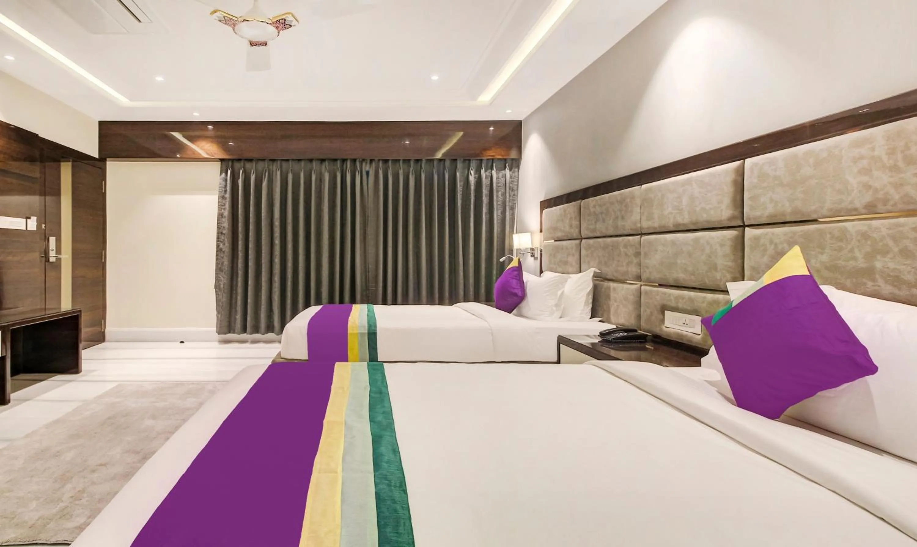 Bedroom, Bed in Treebo Premium Tahoora International