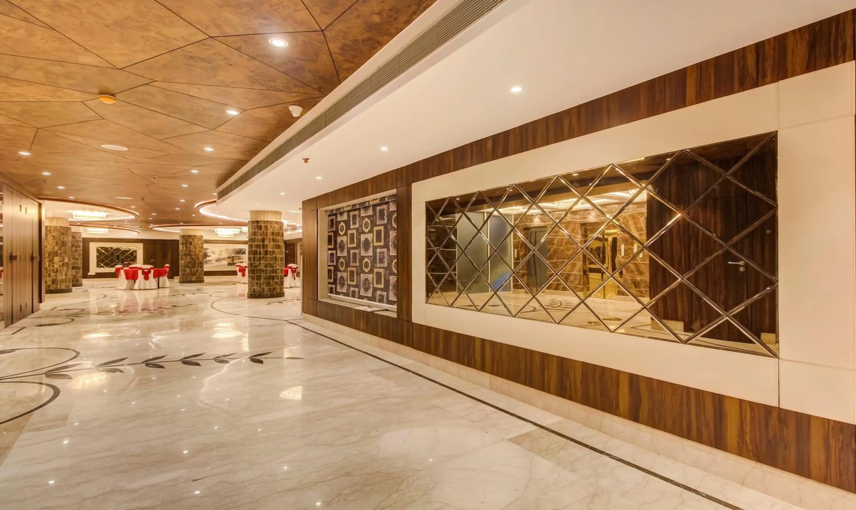 Lobby or reception in Treebo Premium Tahoora International