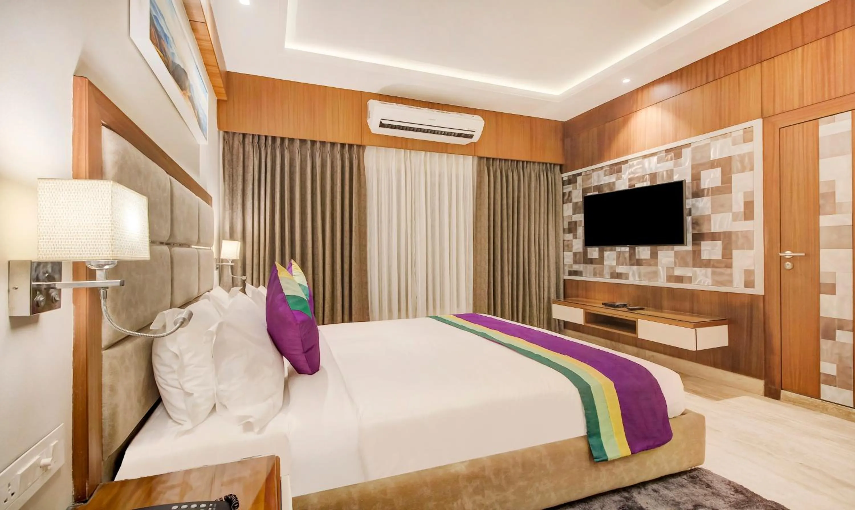 Bedroom, Bed in Treebo Premium Tahoora International