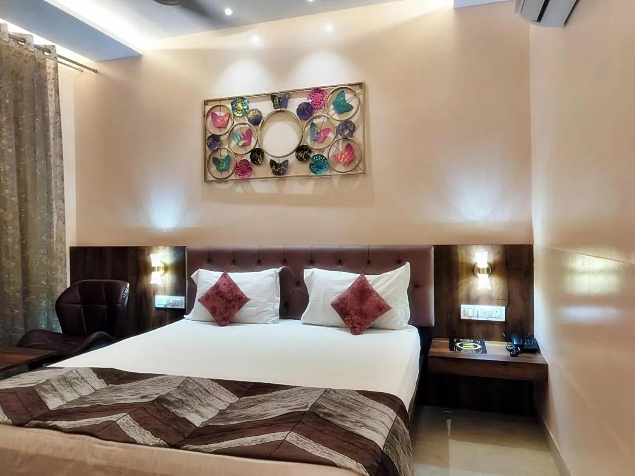 Bed in Hotel Luxuria