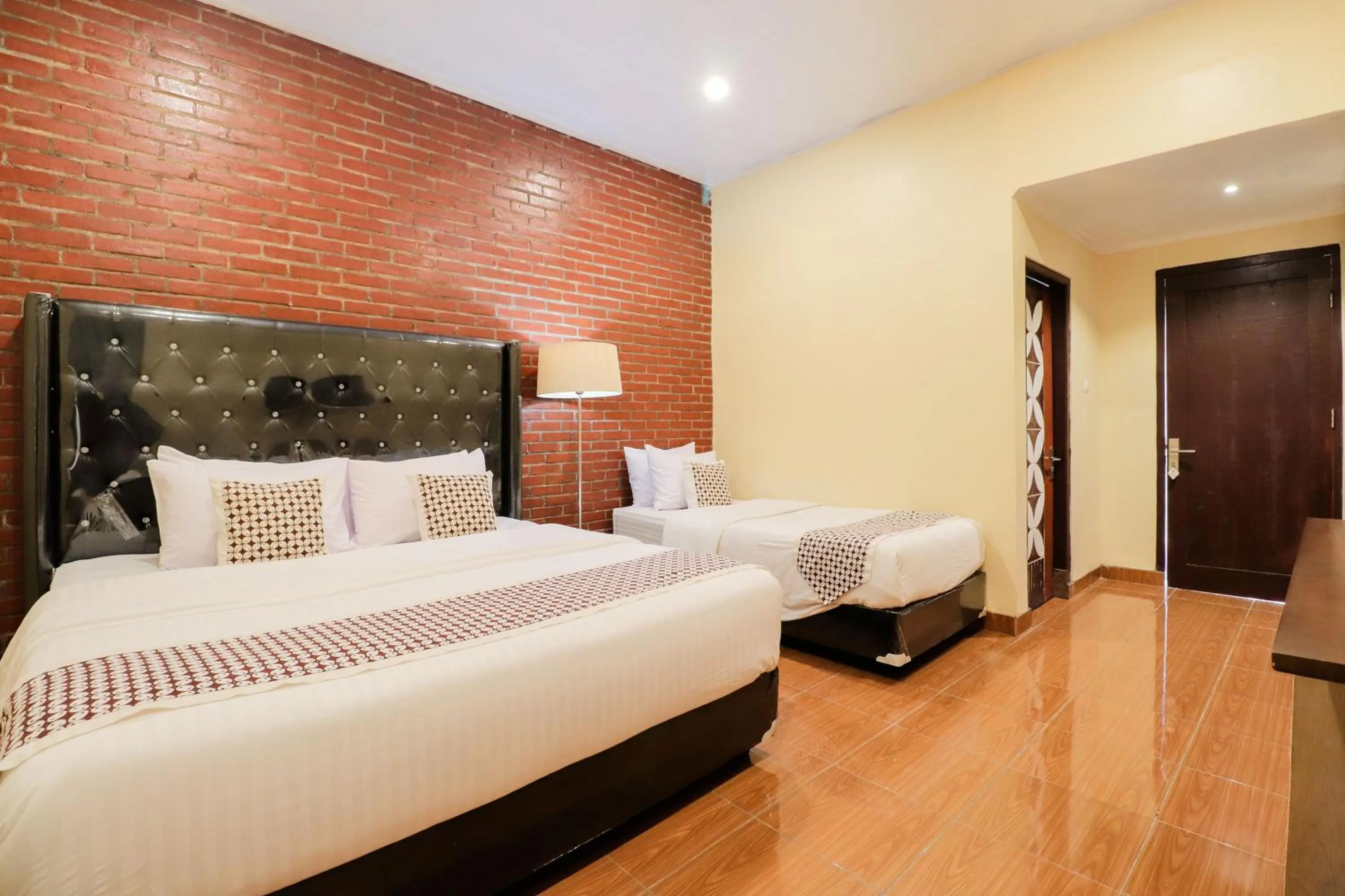 Bed in Omah Rohadi Syariah by Ndalem Beong