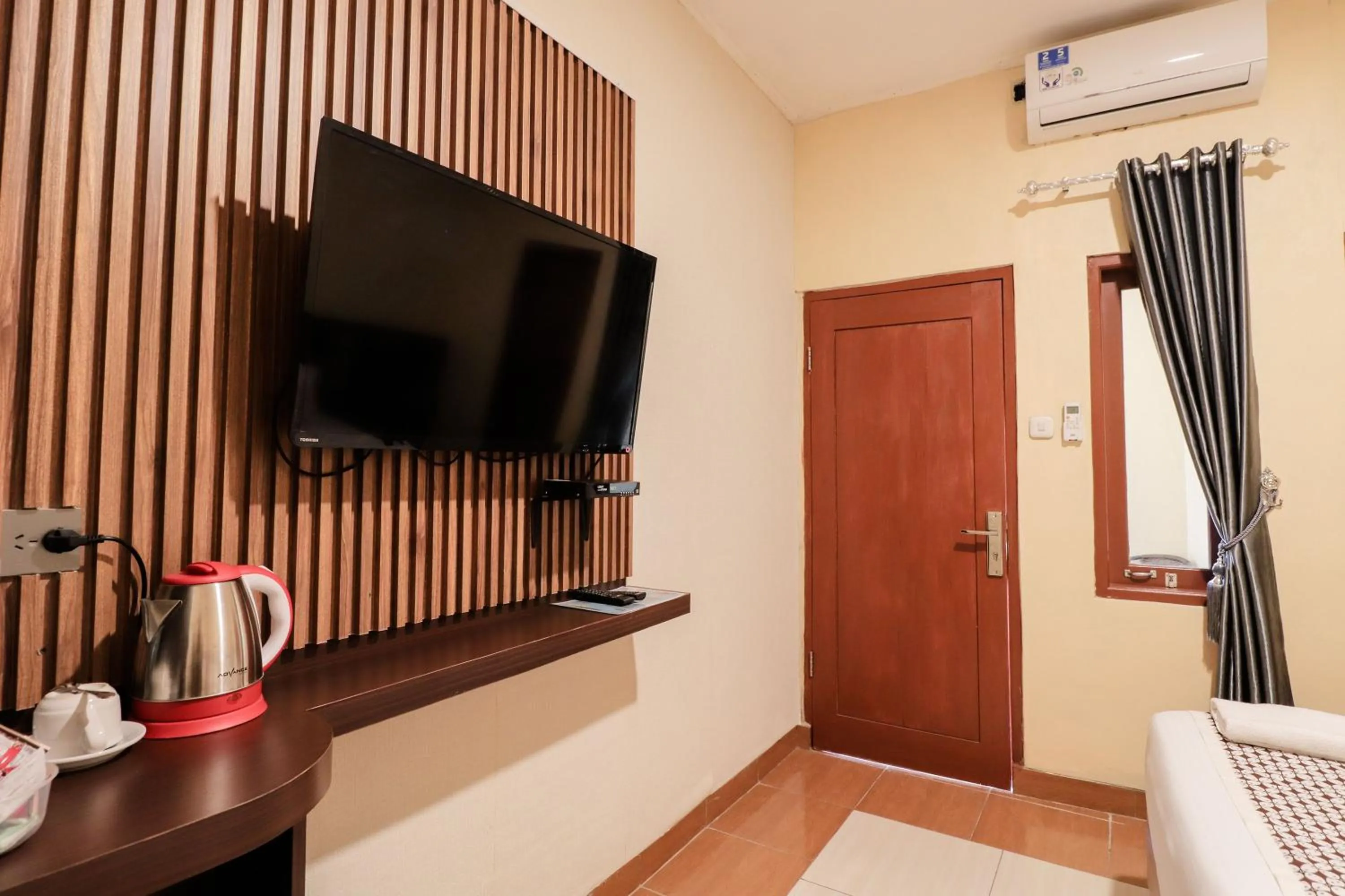 TV and multimedia in Omah Rohadi Syariah by Ndalem Beong