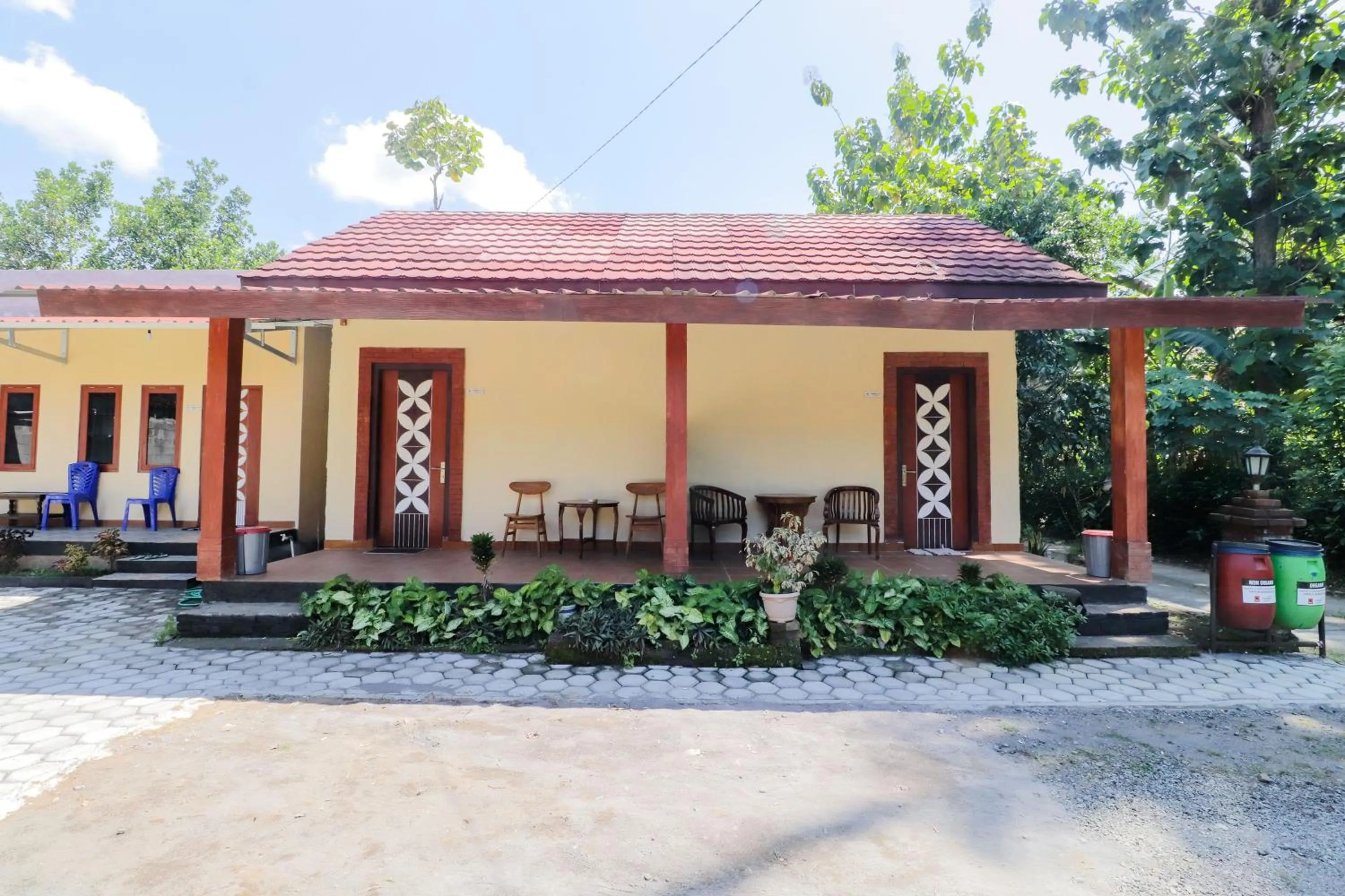 Property building in Omah Rohadi Syariah by Ndalem Beong