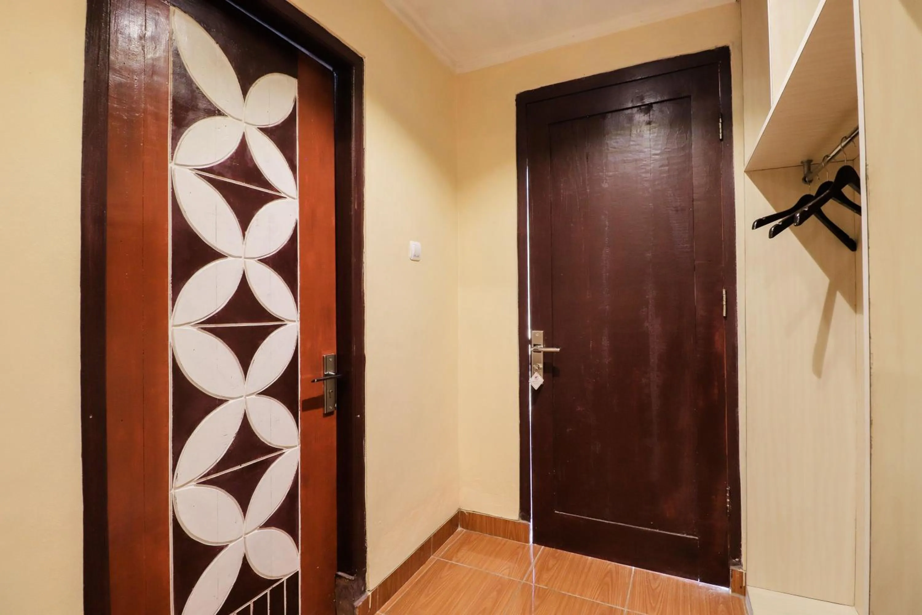 Bedroom in Omah Rohadi Syariah by Ndalem Beong