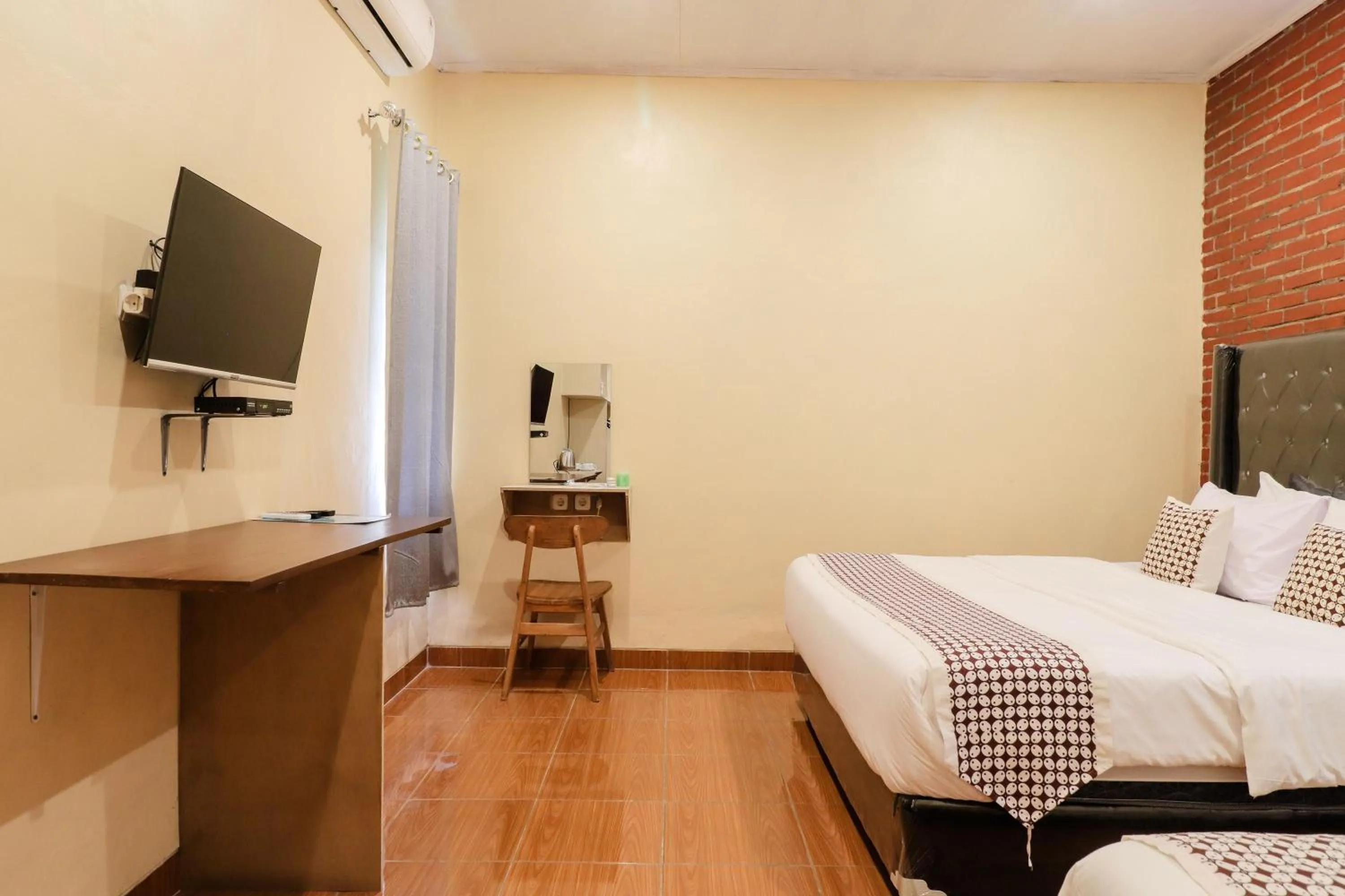 Bedroom, Bed in Omah Rohadi Syariah by Ndalem Beong